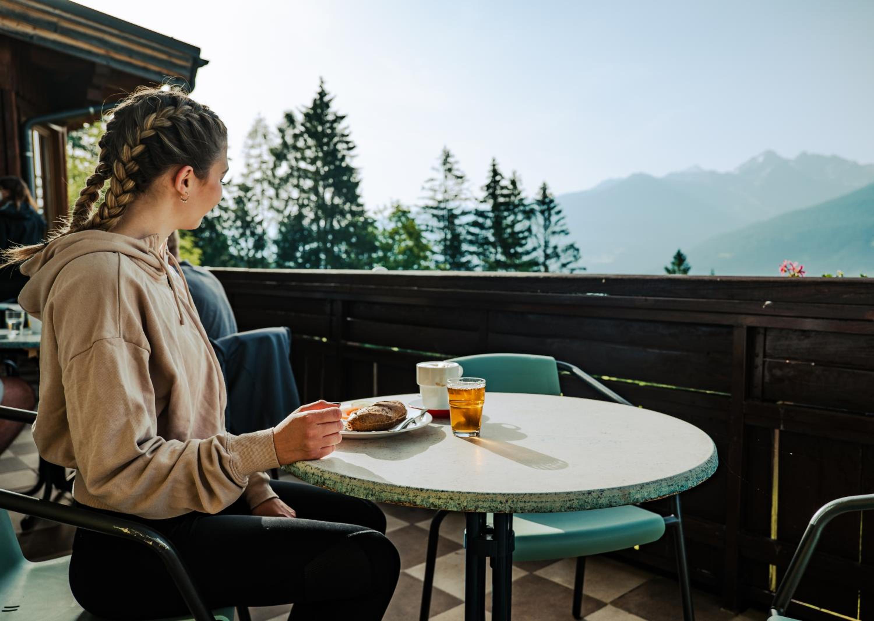 Mountain Hotel & Hostel