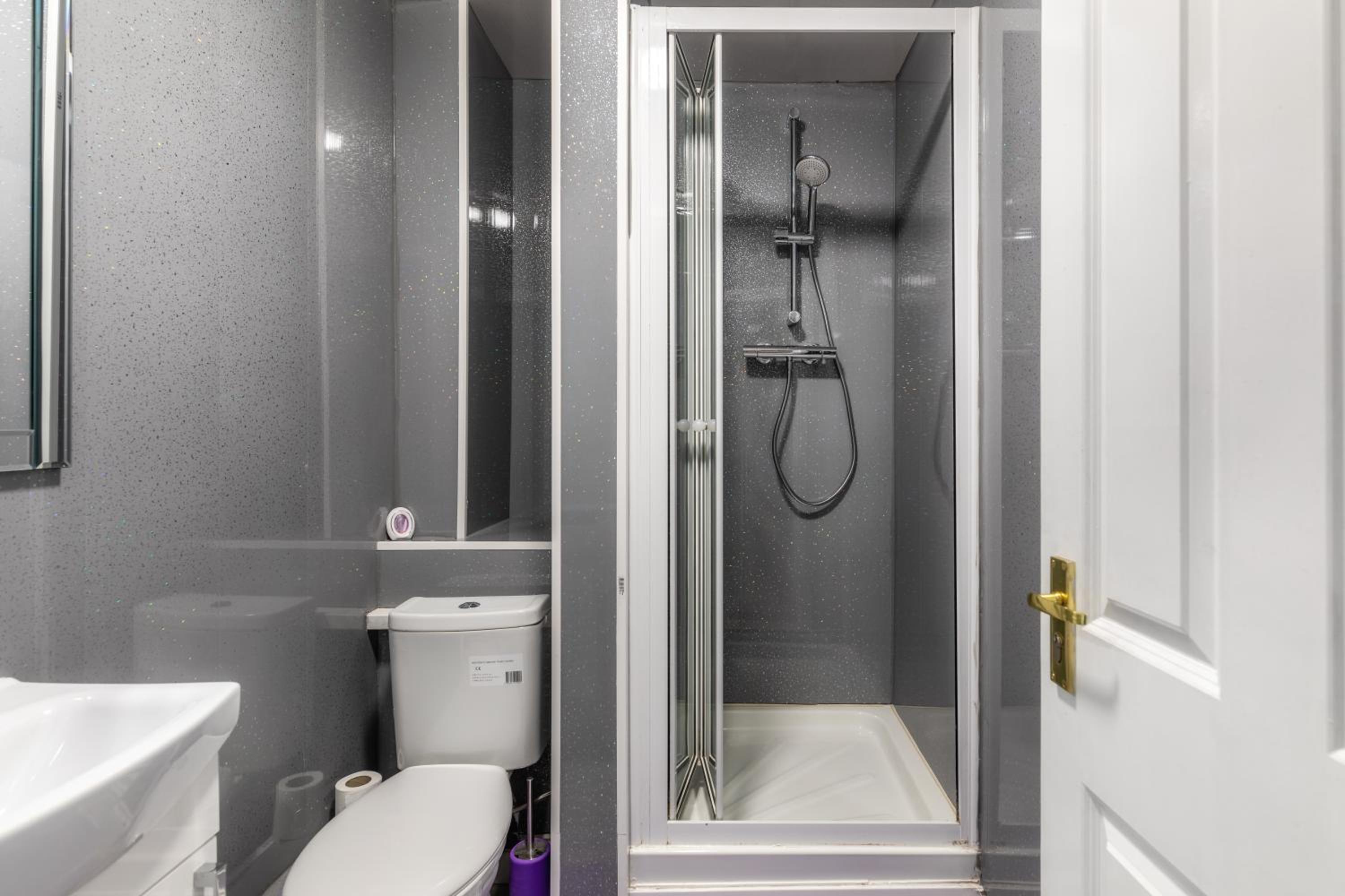 Sunderland City Centre Apartments free parking and Wi-Fi view 3