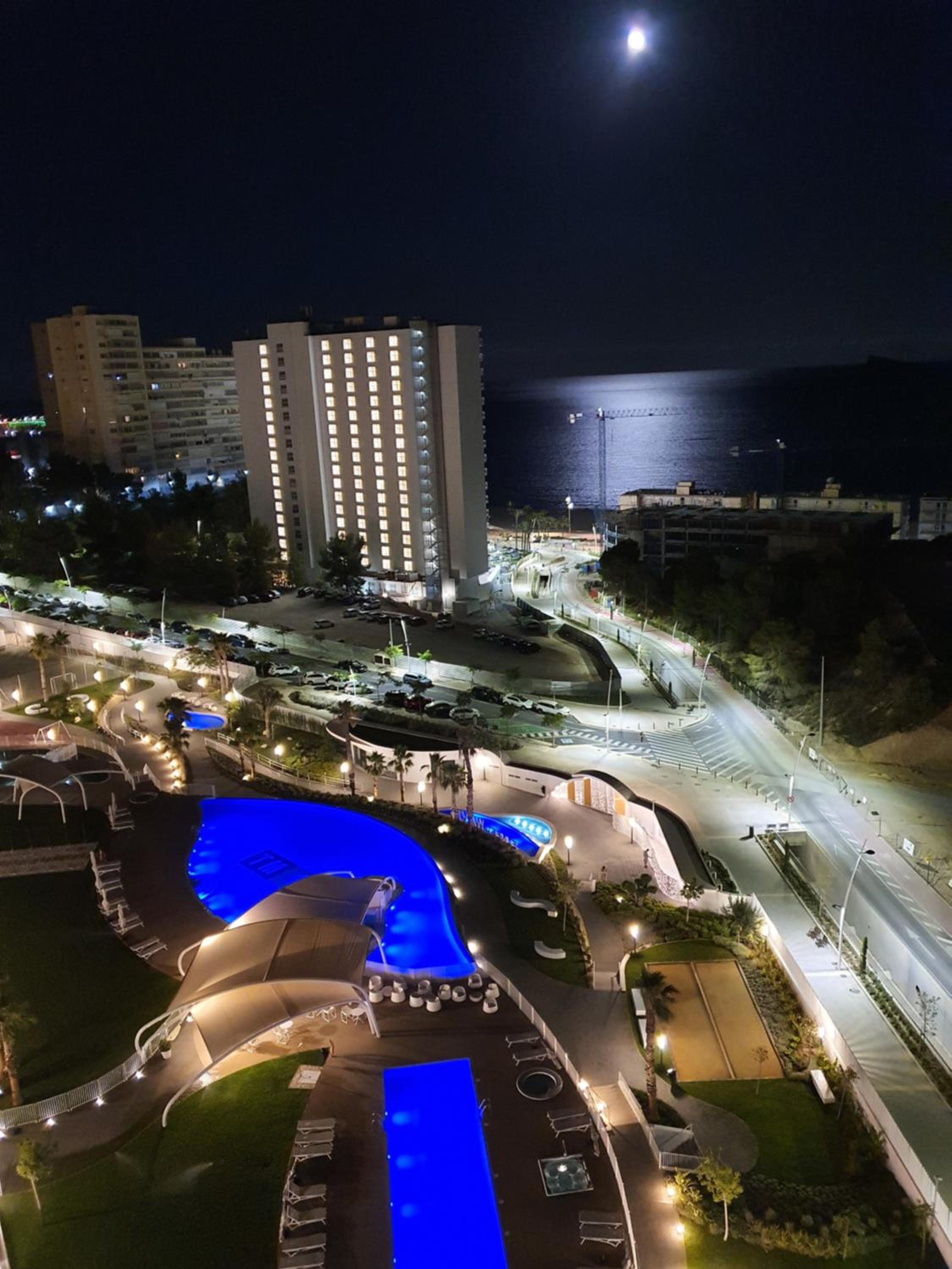 Sunset Waves Benidorm by KalmaRent