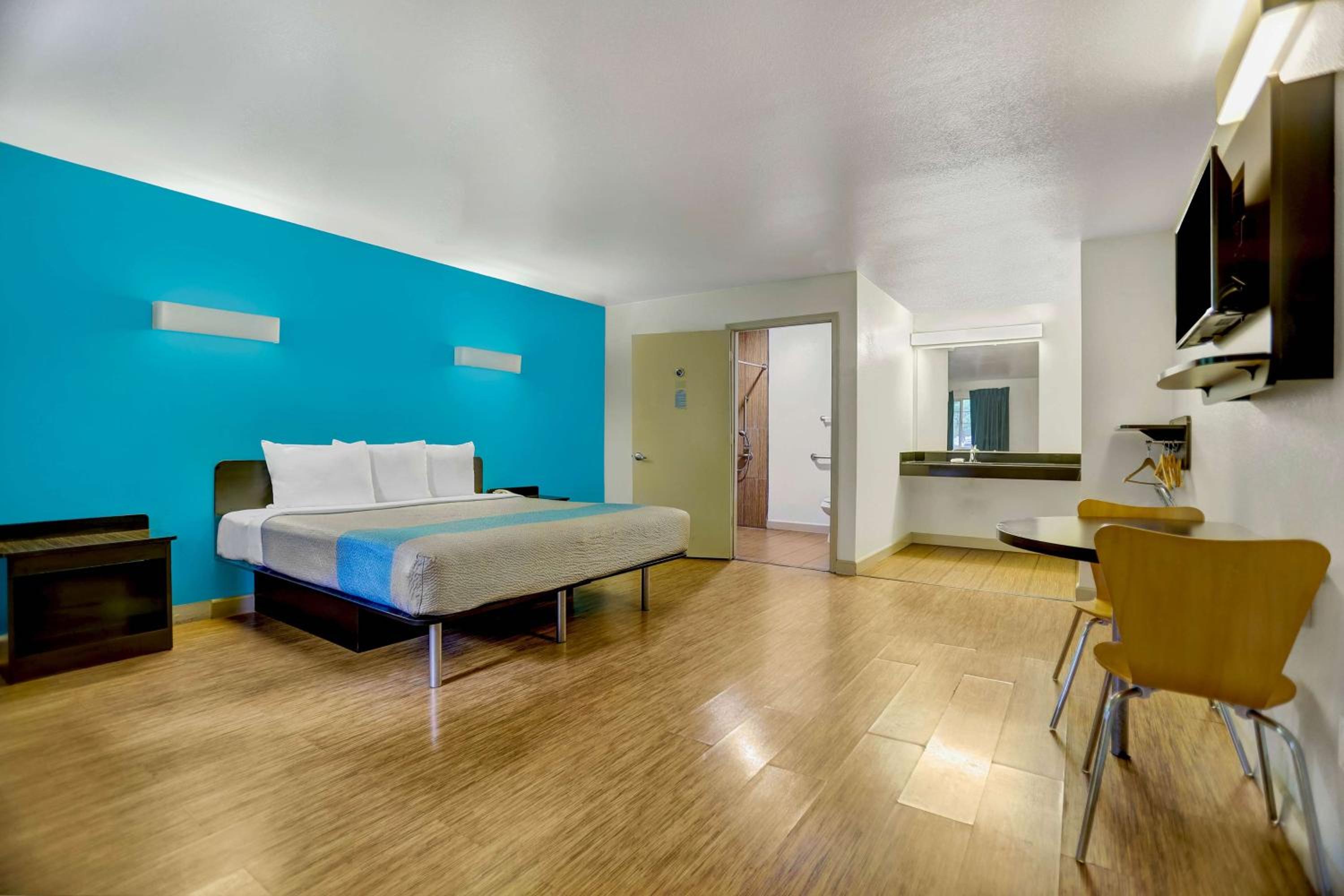 Motel 6-Anderson, CA - Redding Airport