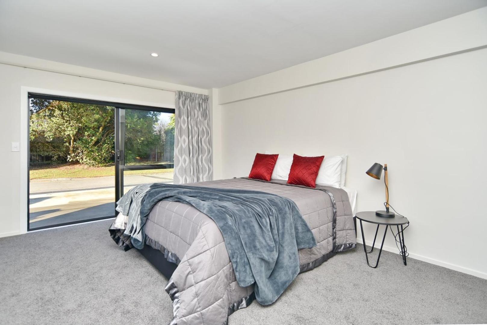 Lavandula 4 - Christchurch Holiday Homes view 2