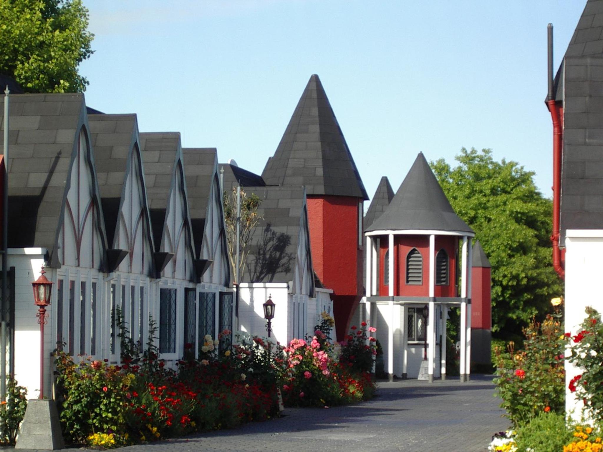 Camelot Motor Lodge - Image 2