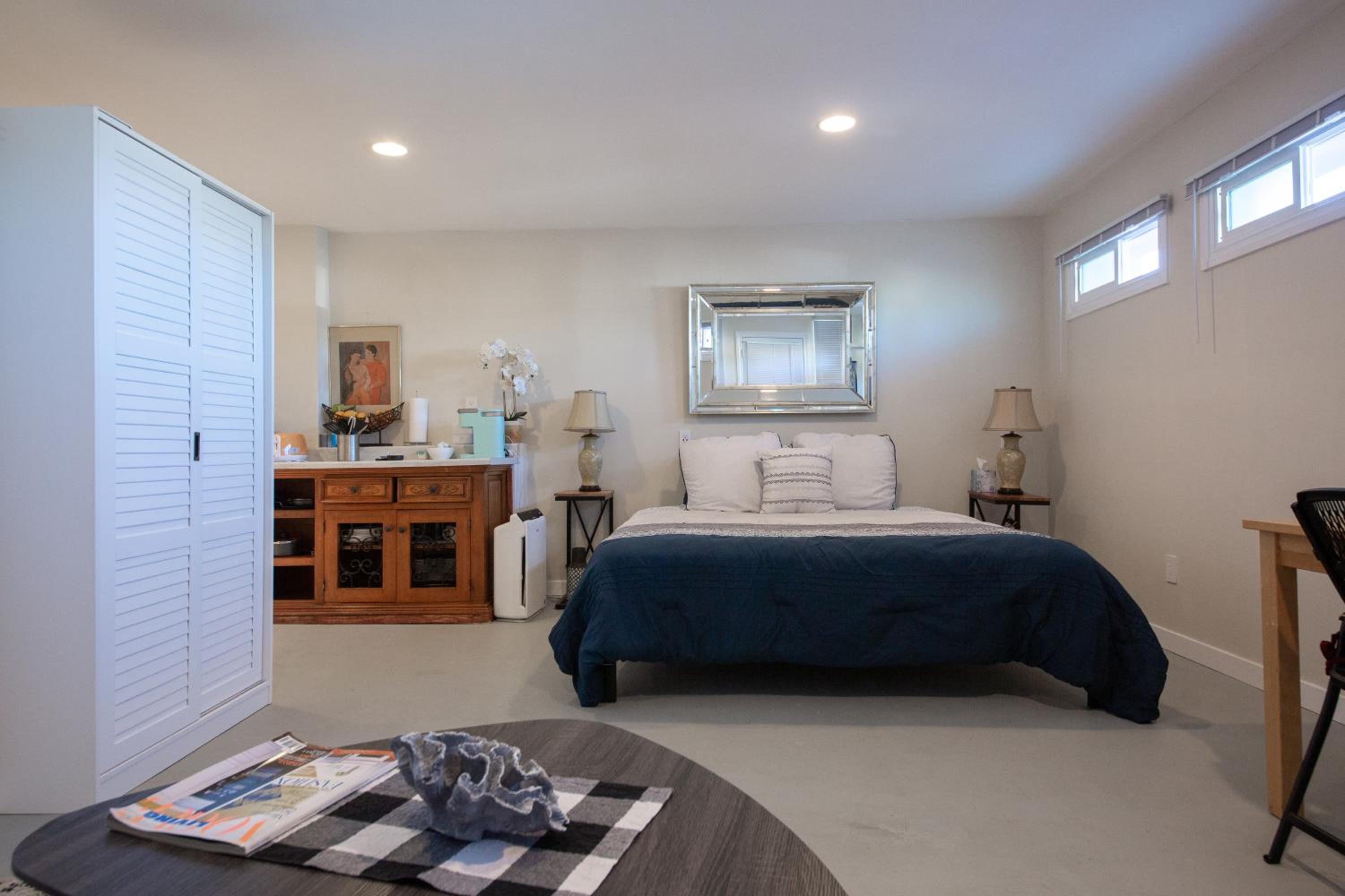 Overlooking Marina del Rey sailboats, is Green Ginger Playa Del Rey on the bluff,