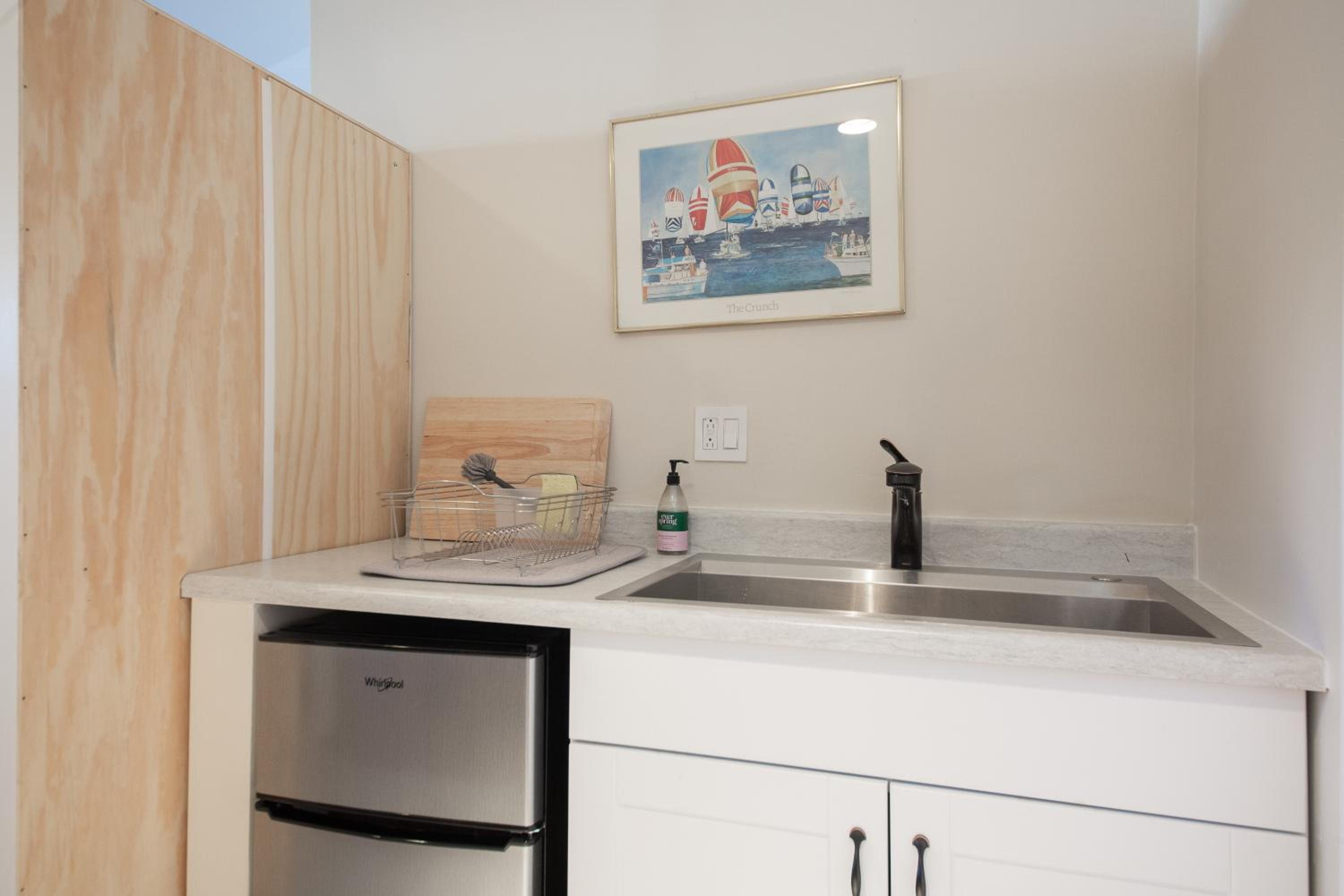 Overlooking Marina del Rey sailboats, is Green Ginger Playa Del Rey on the bluff,