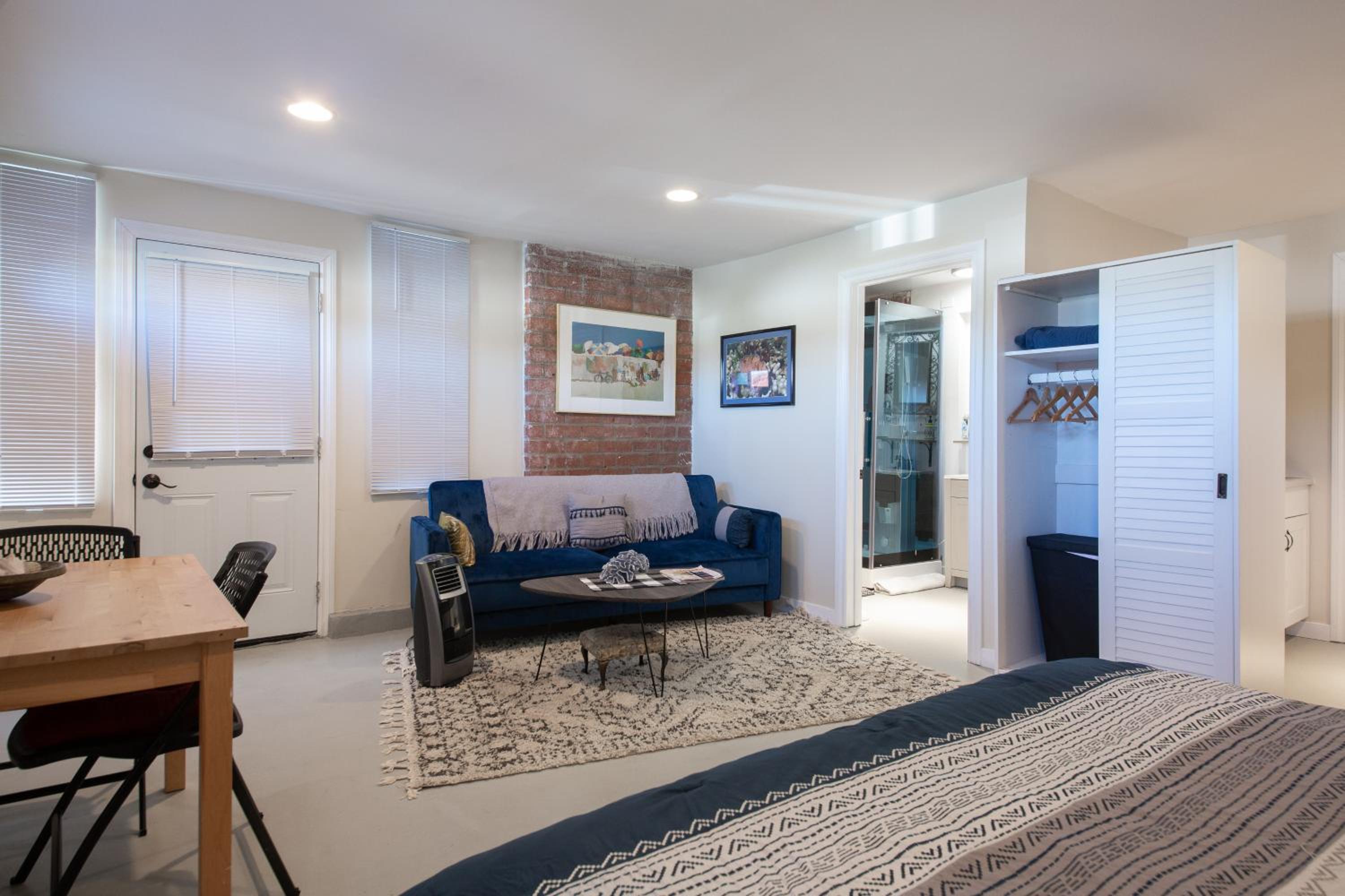 Overlooking Marina del Rey sailboats, is Green Ginger Playa Del Rey on the bluff,