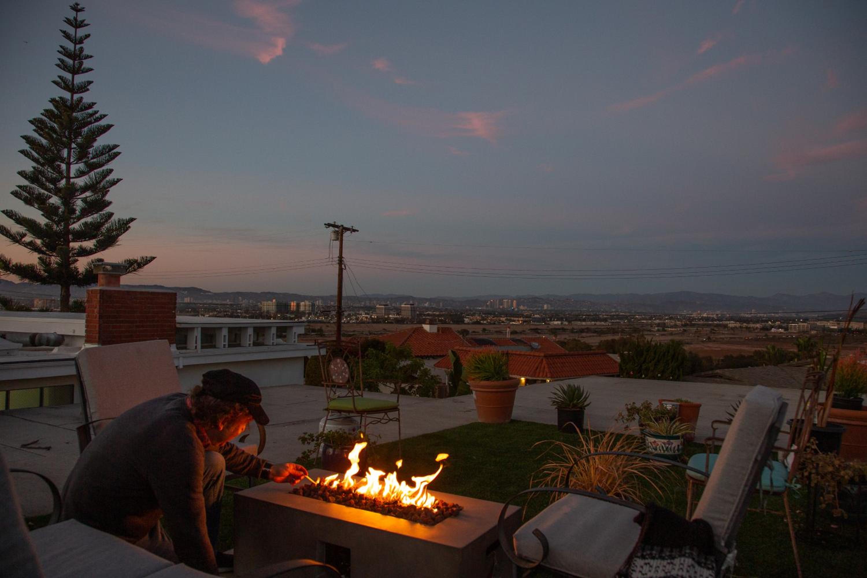 Overlooking Marina del Rey sailboats, is Green Ginger Playa Del Rey on the bluff,
