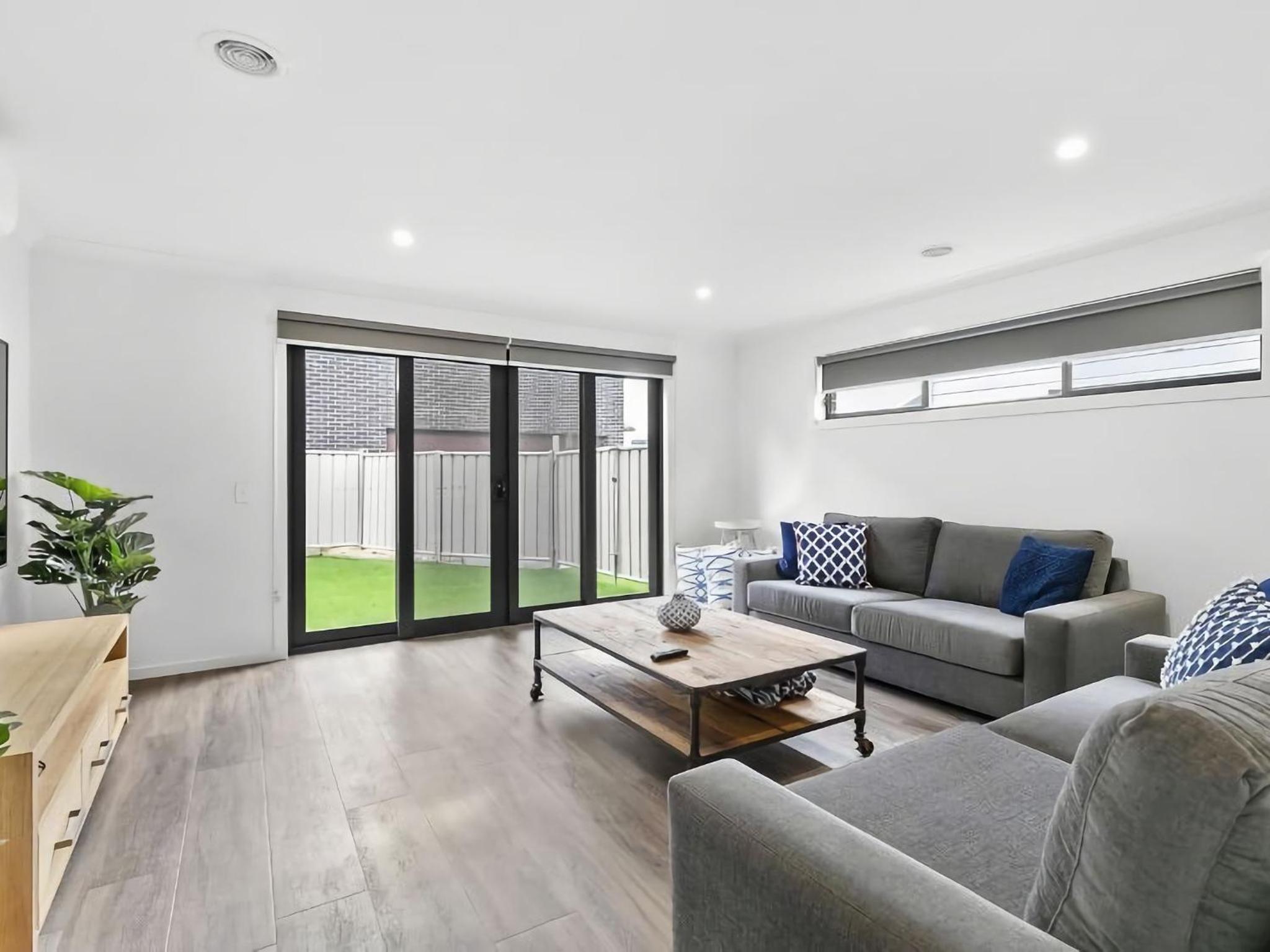 Central Beach House 52a