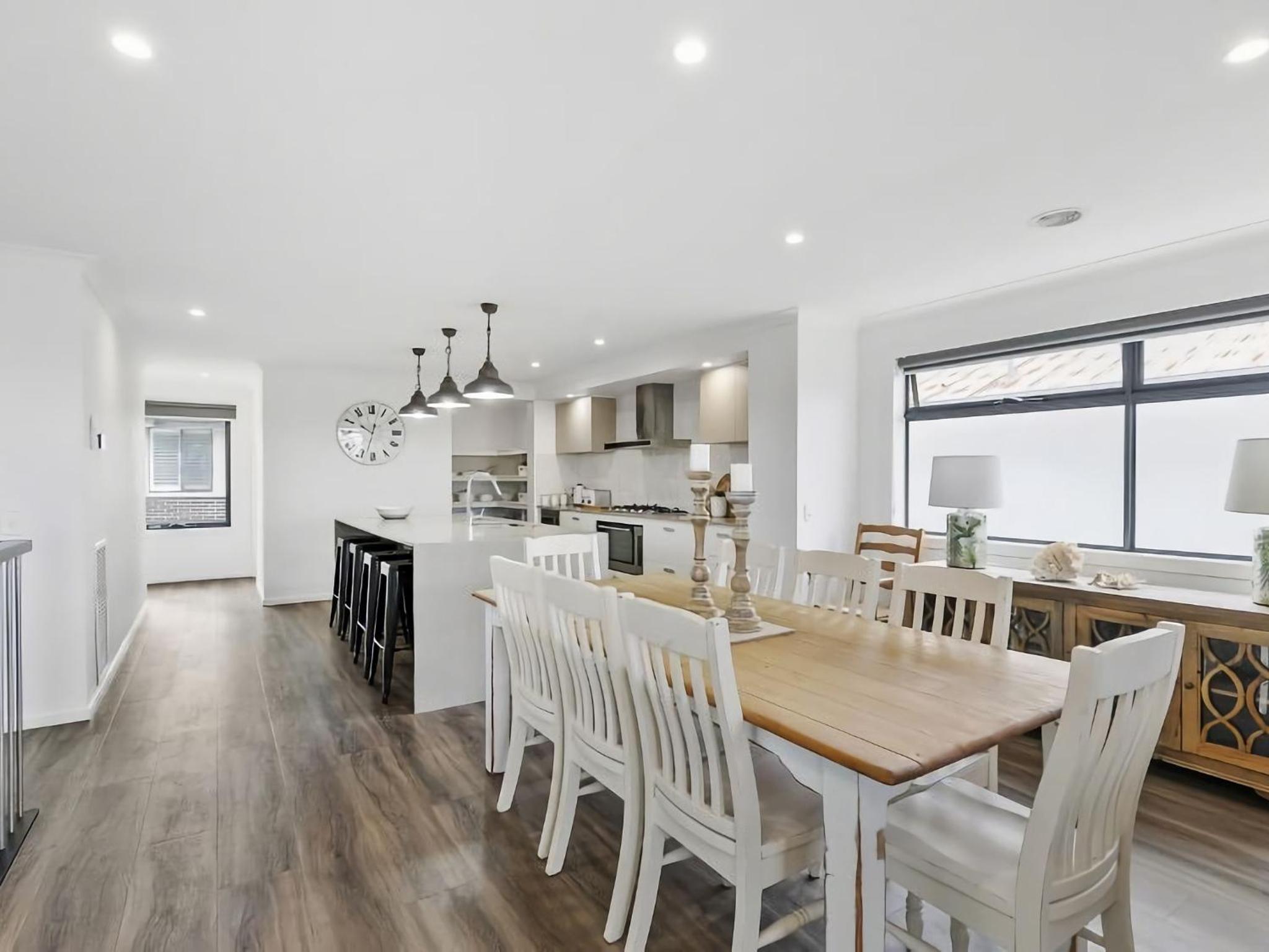 Central Beach House 52a