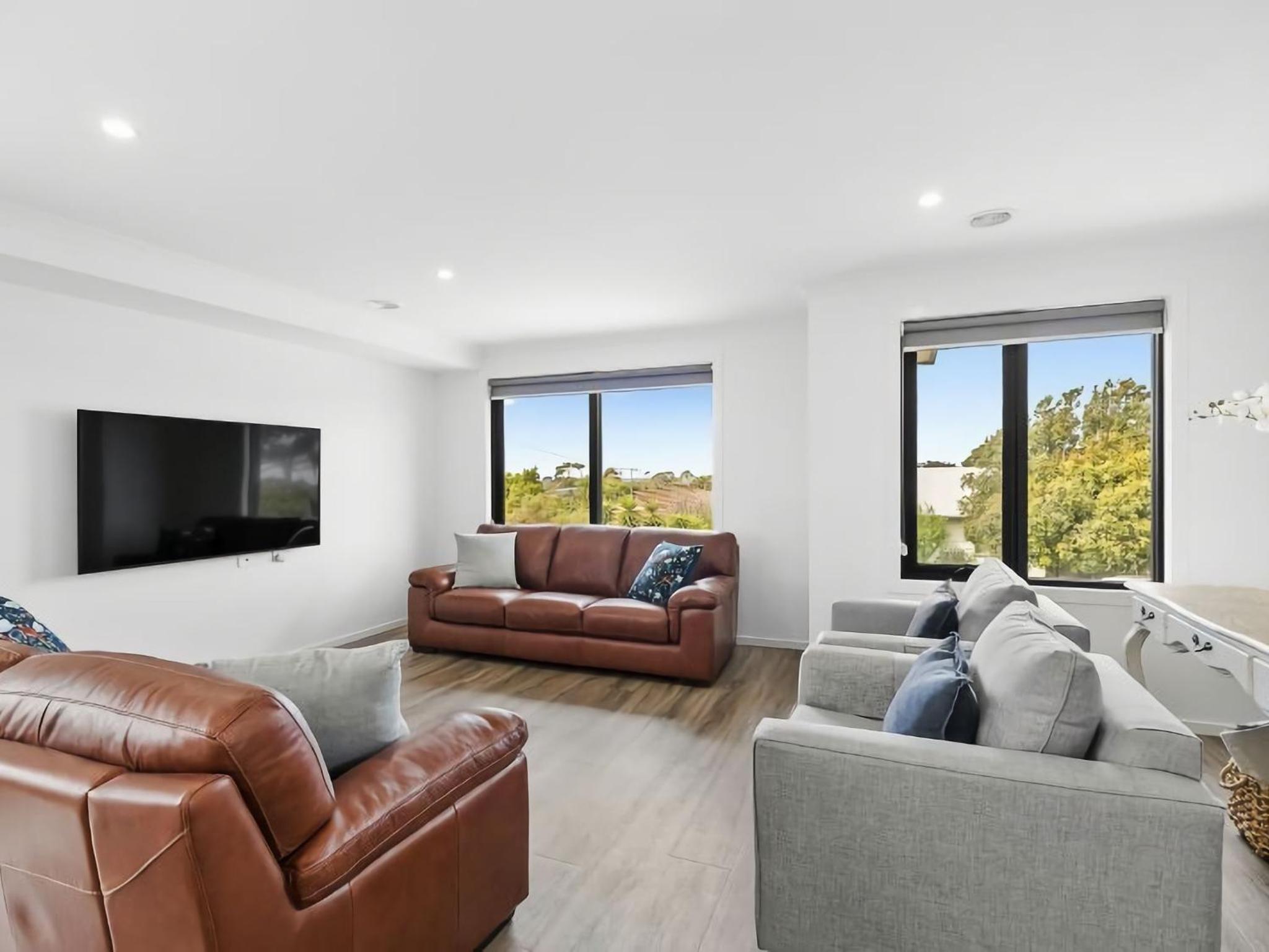 Central Beach House 52a