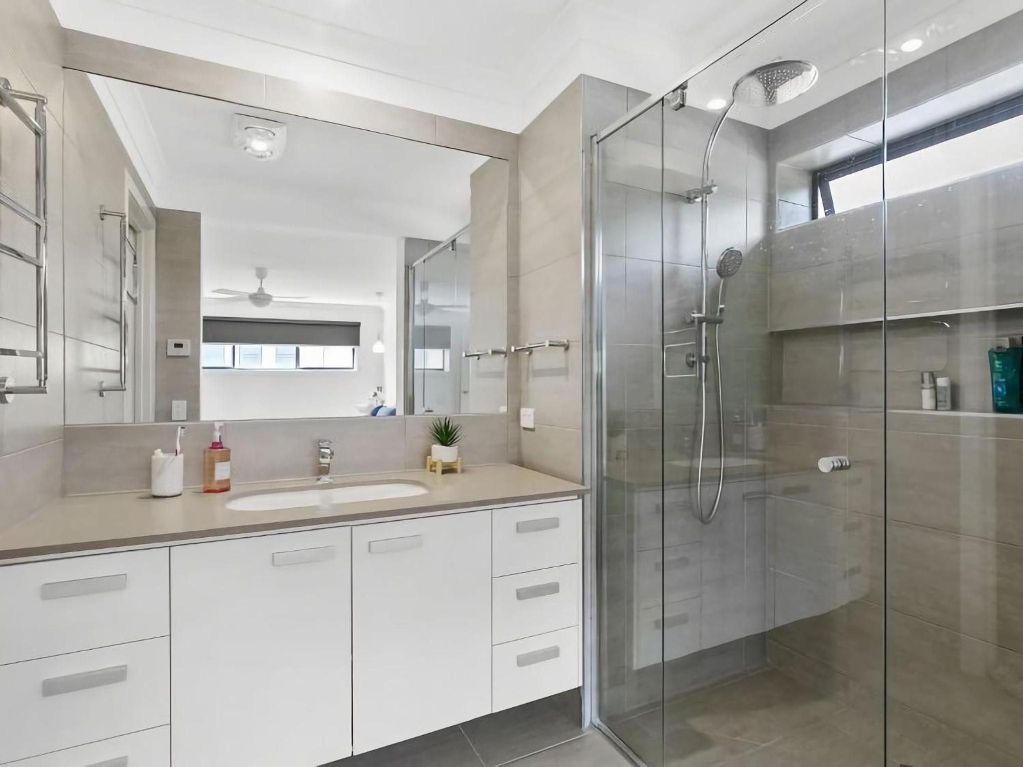 Central Beach House 52a