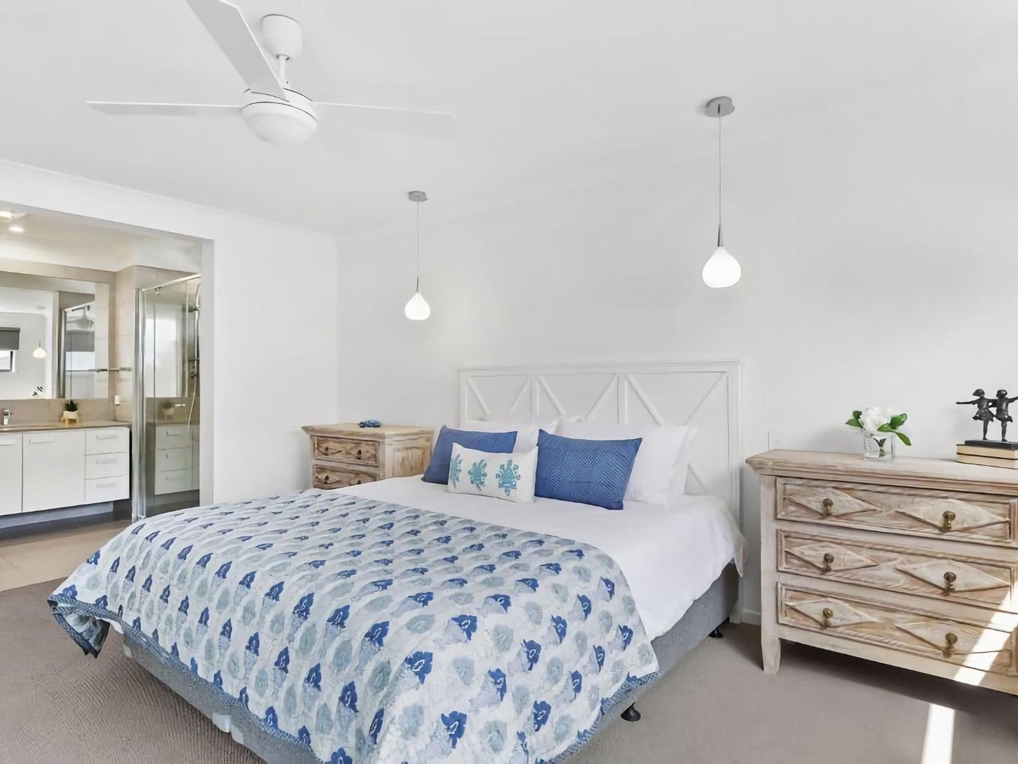 Central Beach House 52a