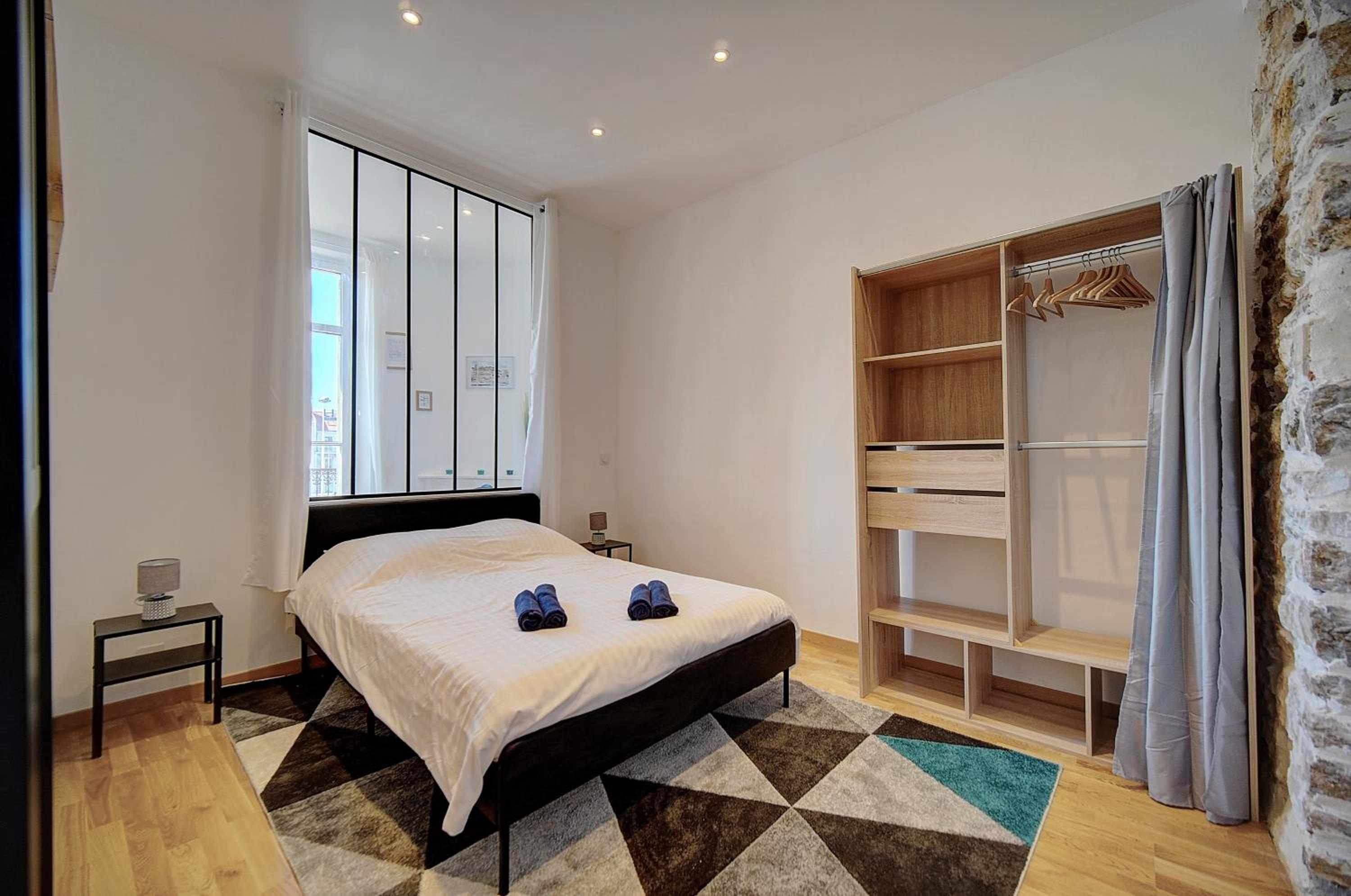 Le ART casa de vacaciones en Cannes — hotel room