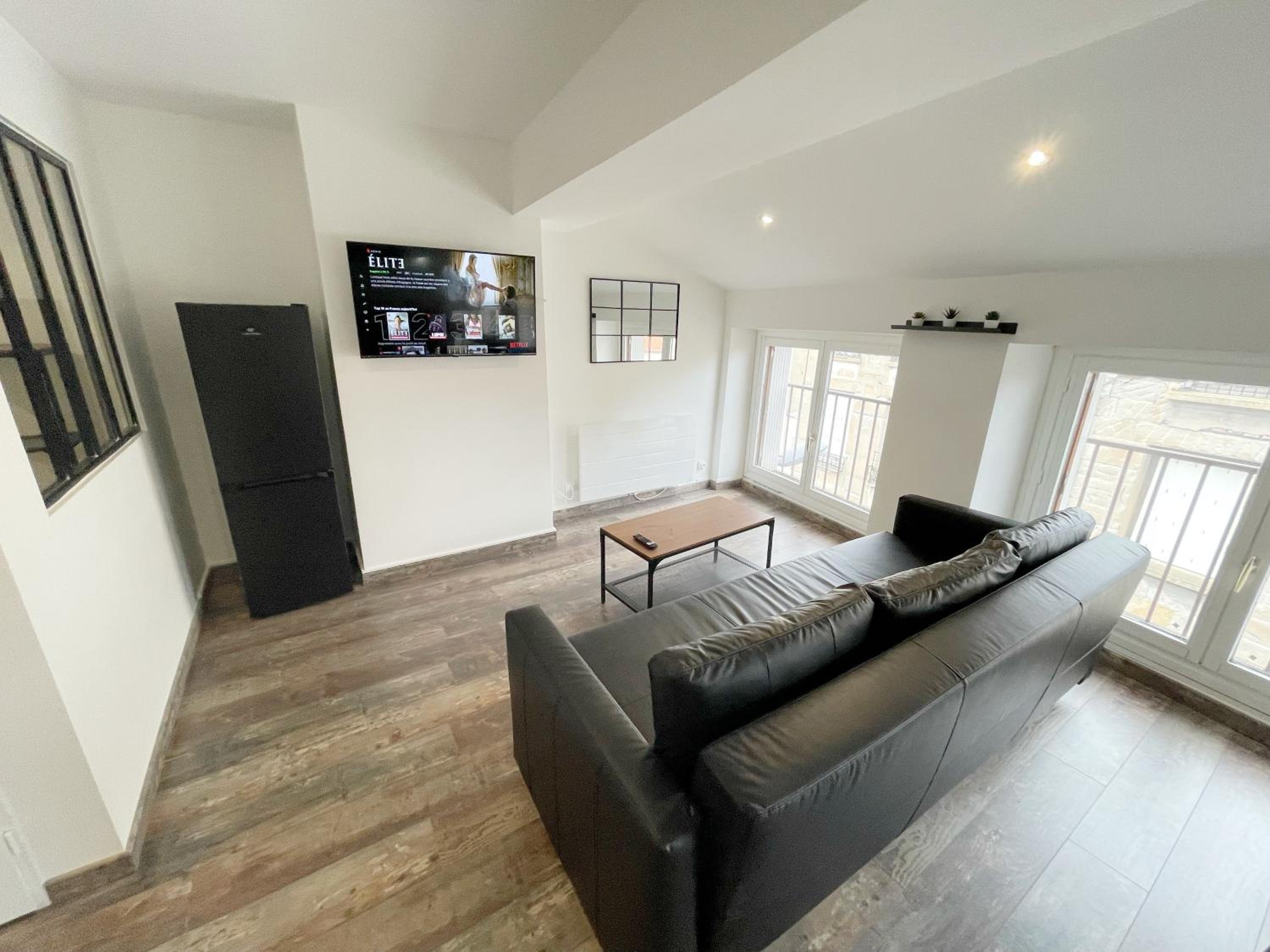017 CHIC & COSY F2 53m2 HYPERCENTRE WIFI SMART TV NETFLIX