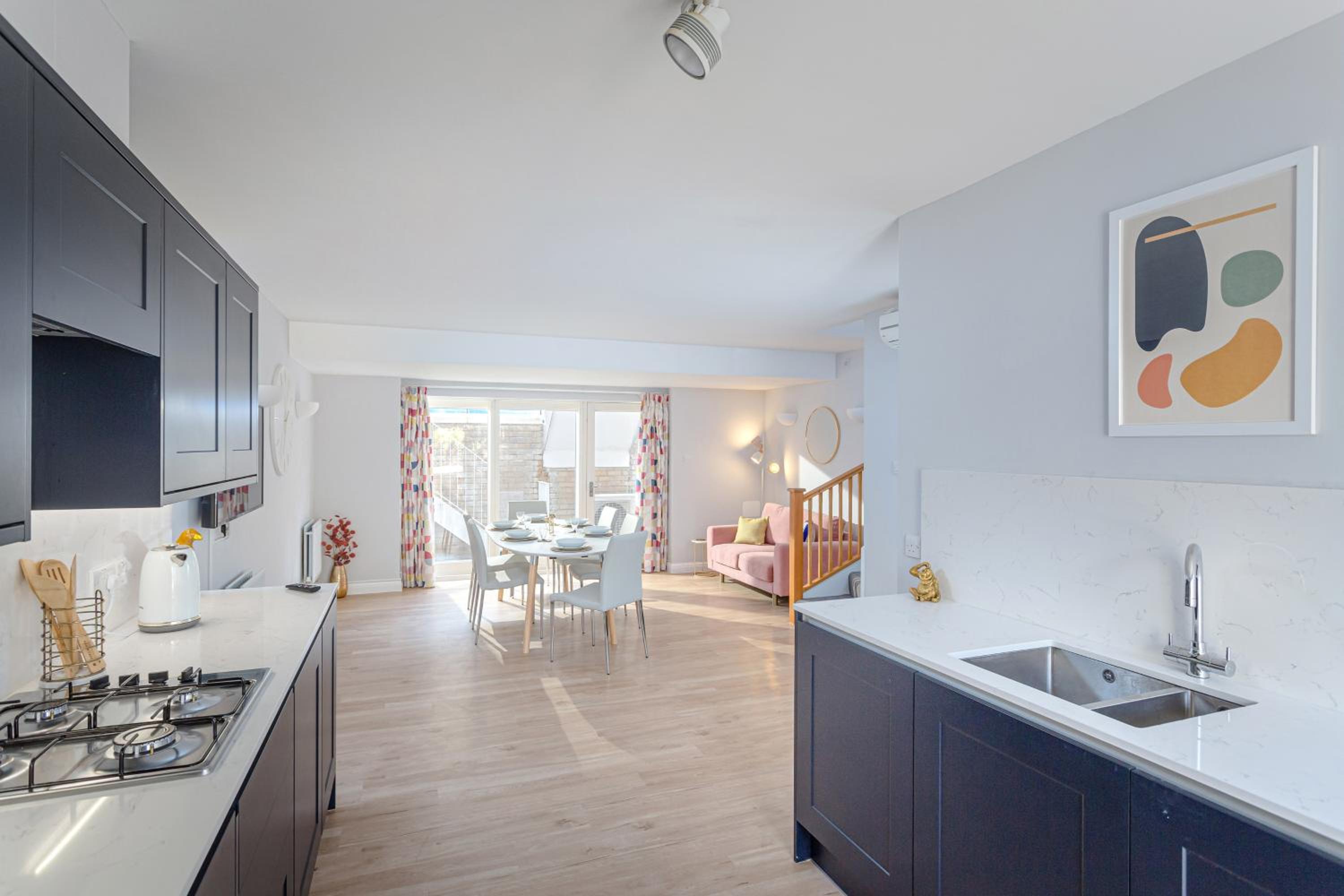 3 Bedroom Jesus Green Townhouse with Parking