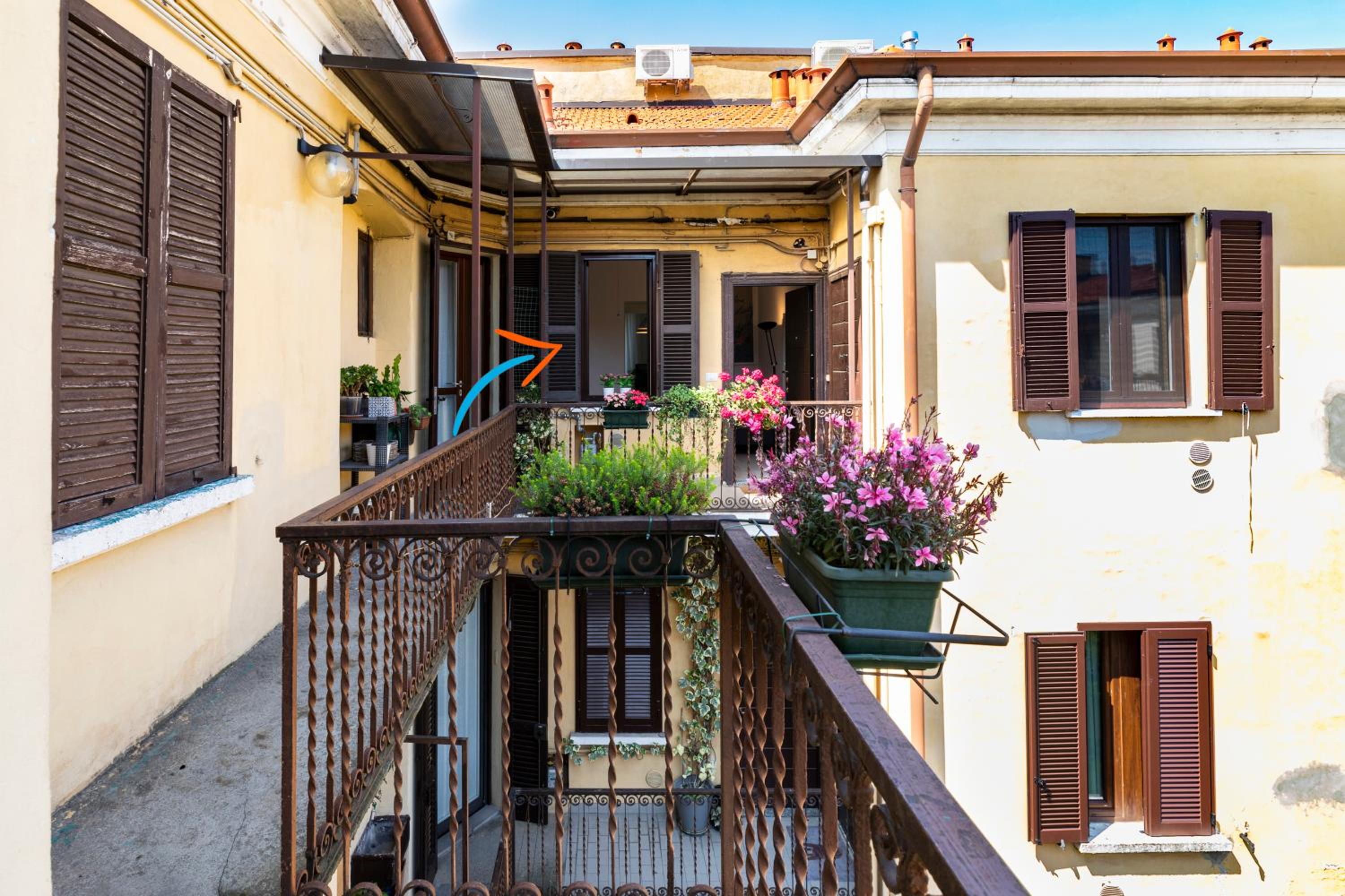 Fashion District - Top Floor Apartment