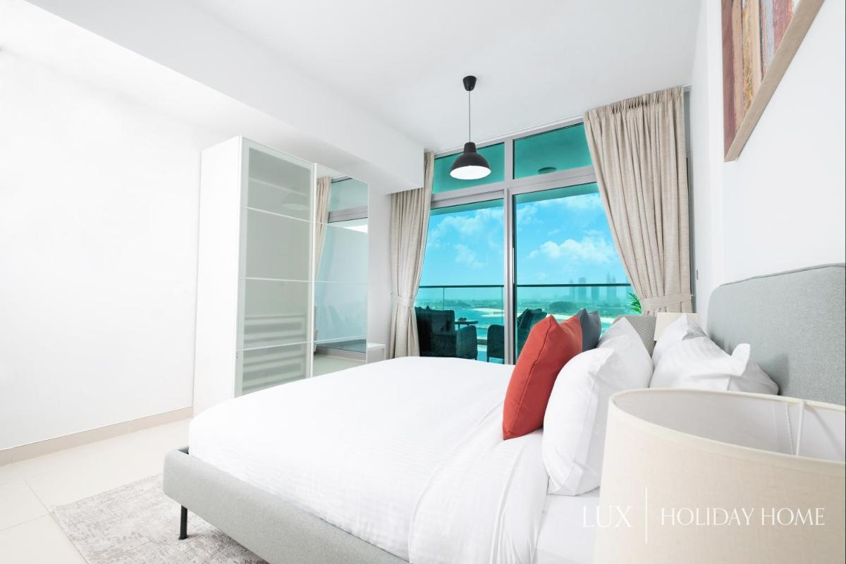 LUX Opulent Island Suite 6 Burj View