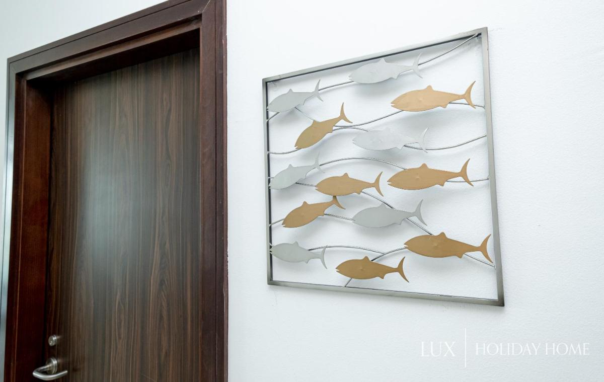 LUX Opulent Island Suite 6 Burj View