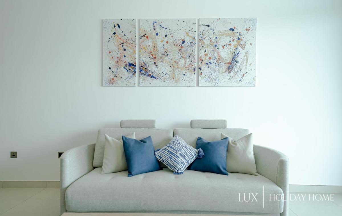 LUX Opulent Island Suite 6 Burj View