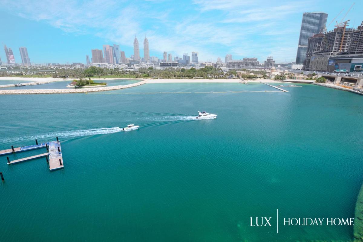 LUX Opulent Island Suite 6 Burj View