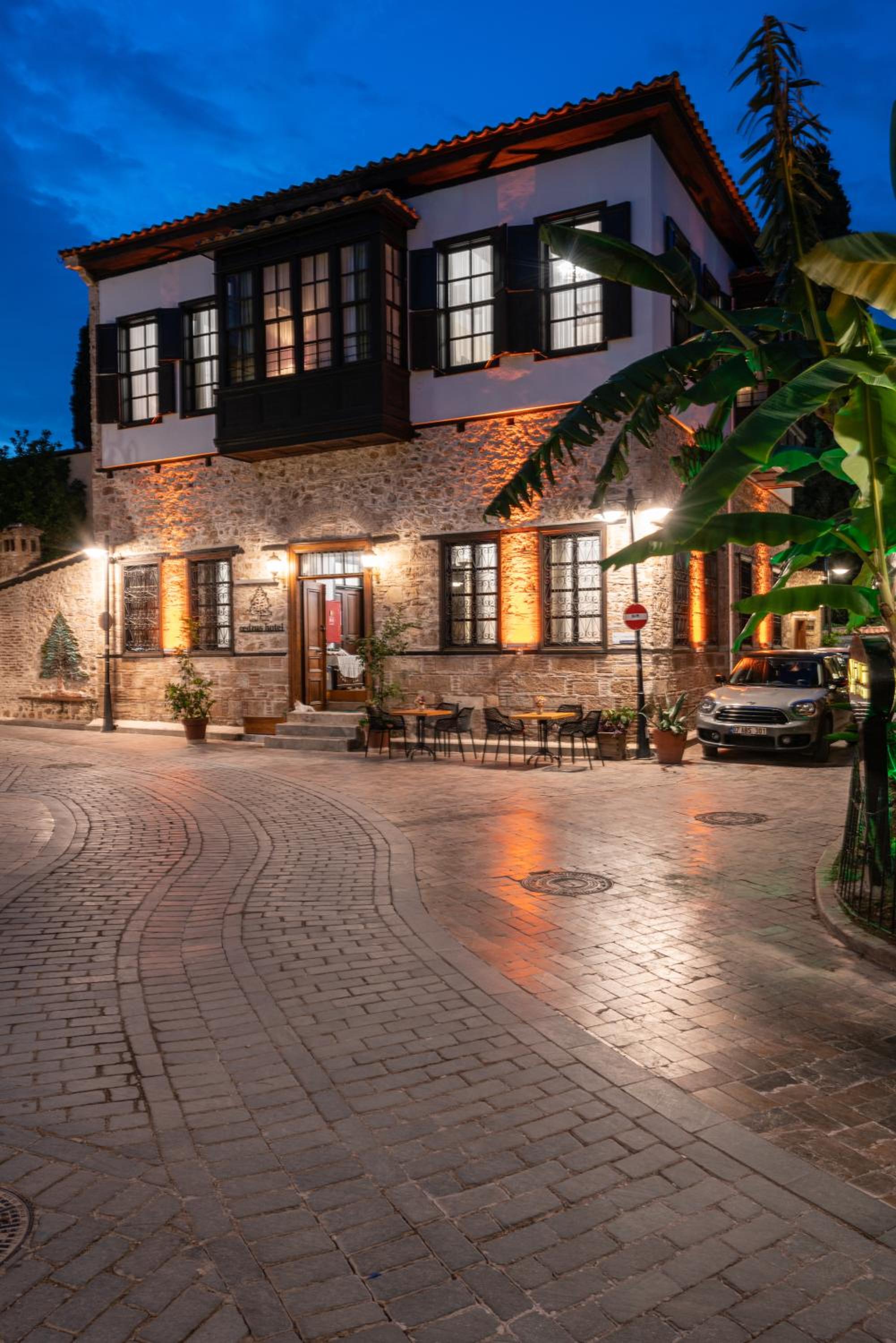 Cedrus Hotel - Image 16