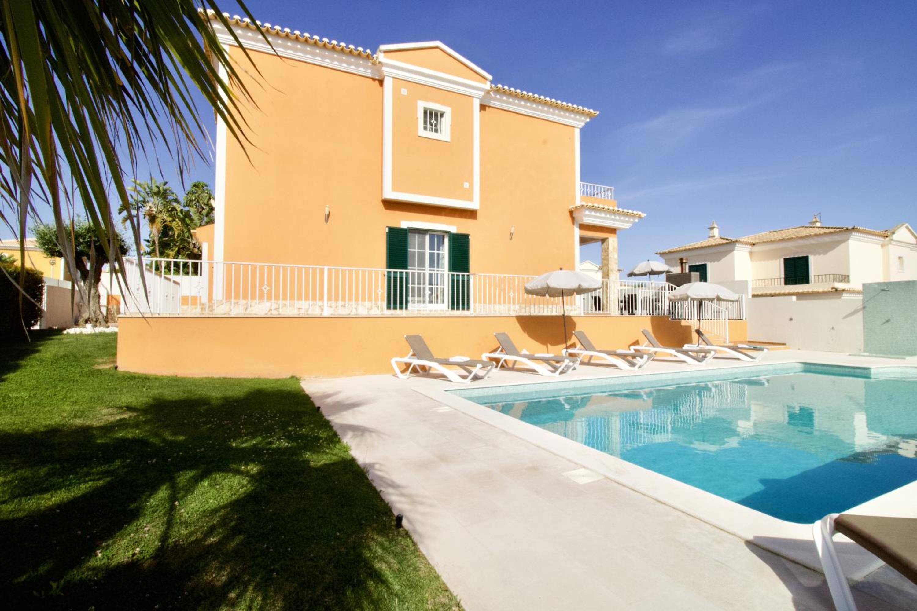 Villa Rosa - with private pool view 4