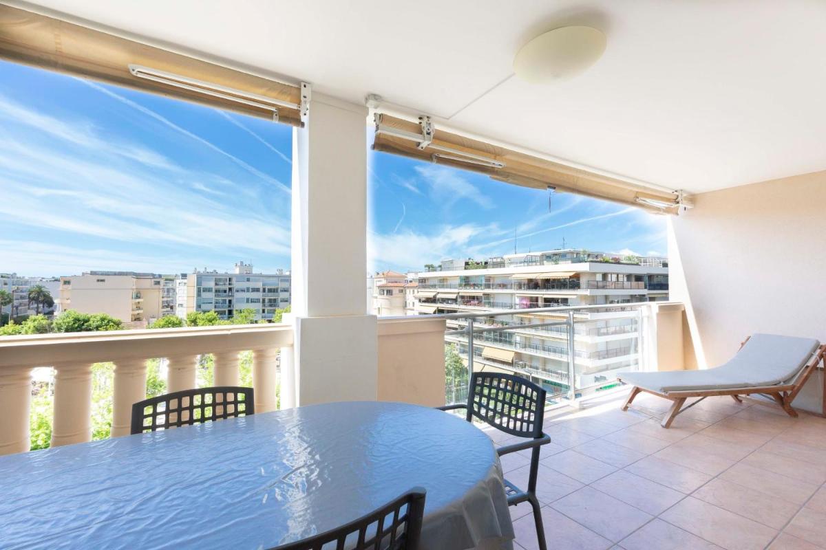 Apartment 2 bedrooms 2 bathrooms clear view in Palm beach area photo 3