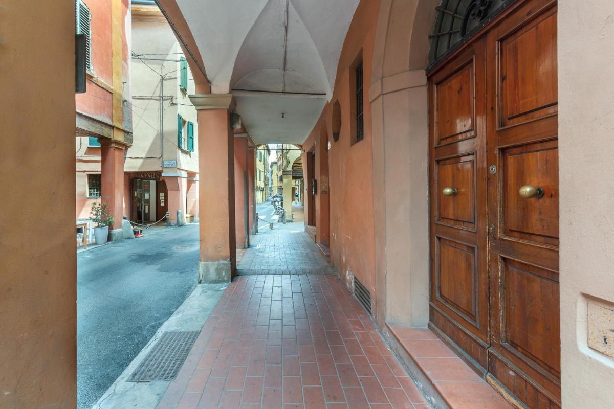 Bologna Modern Apartment Saragozza District photo 3