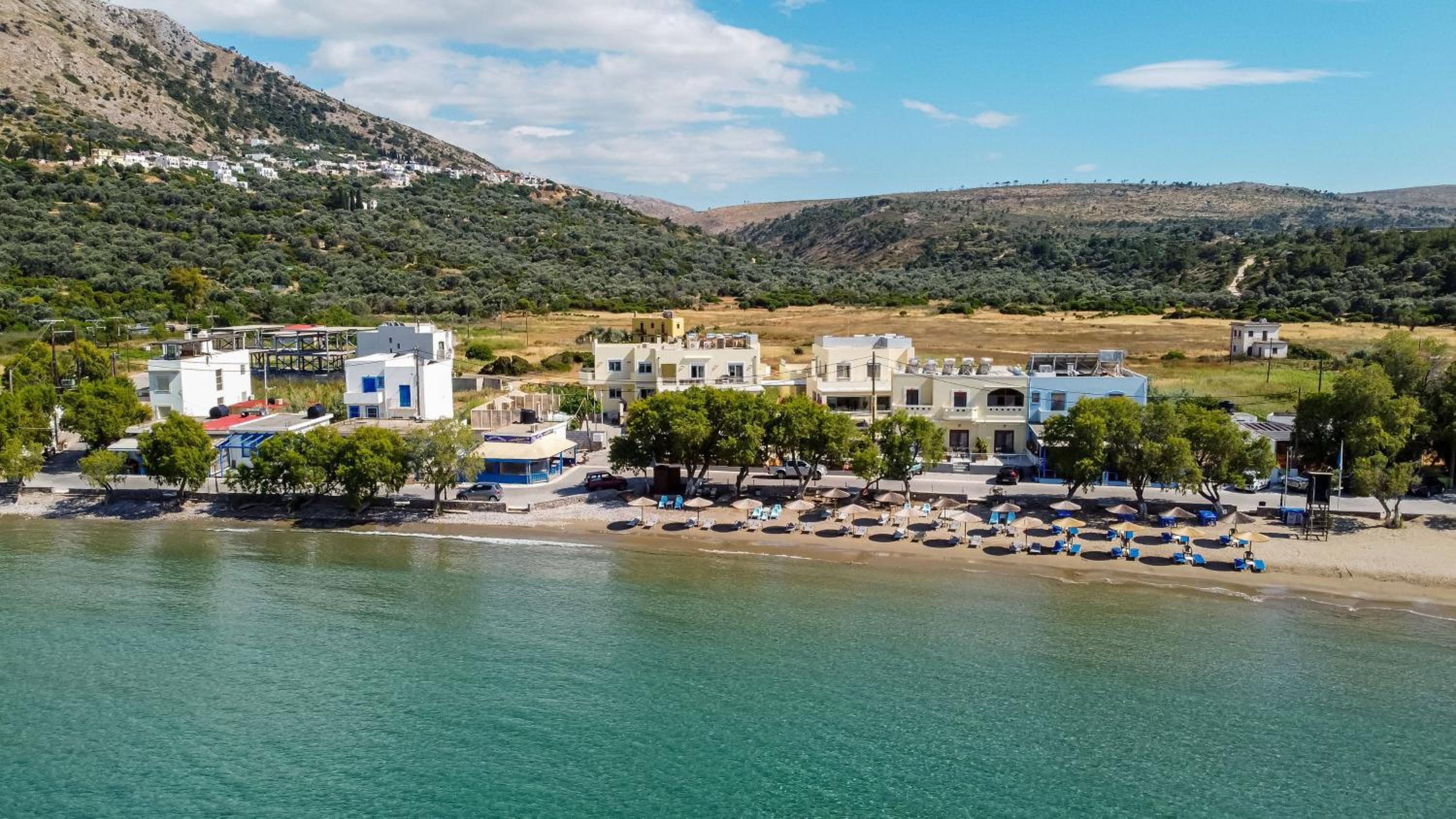Hotel Almiriki Chios Rooms & Apartments - Image 1
