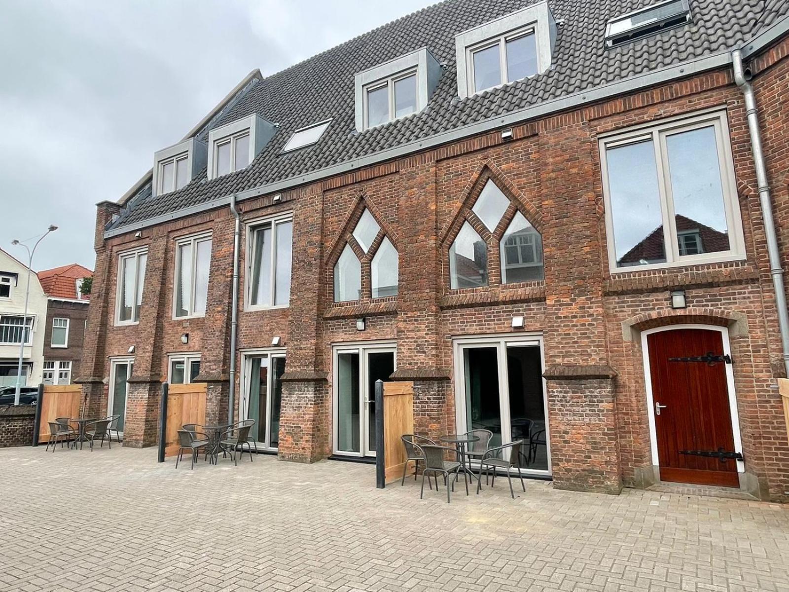 Woonhotel Petruskerk view 3