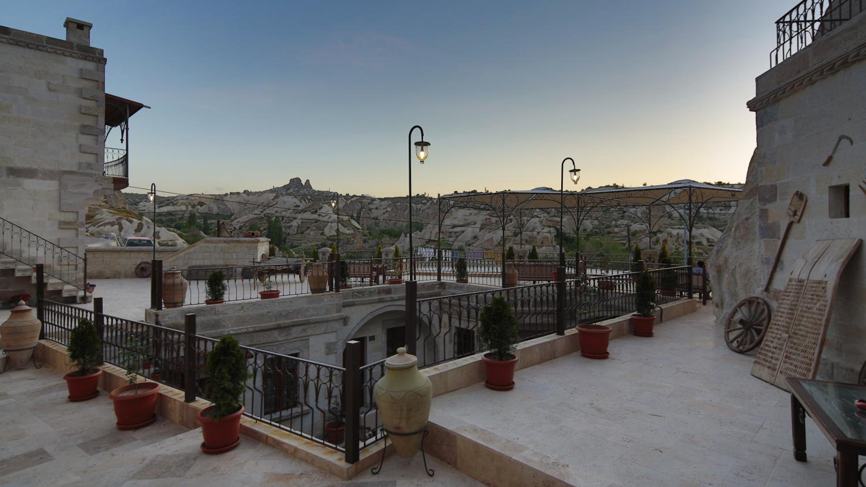 Harman Cave Hotel - Image 120