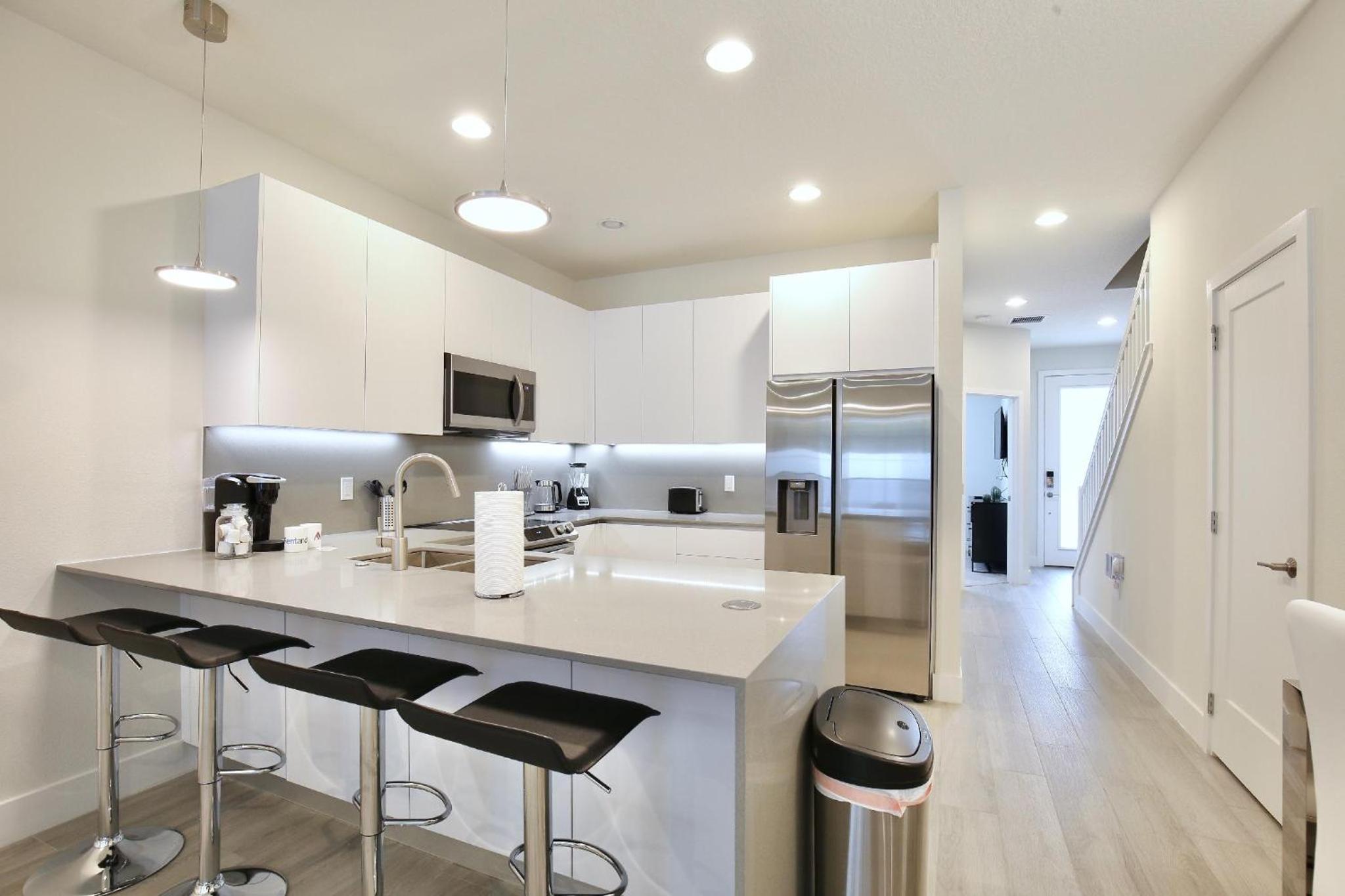 High luxury 3 bedroomloft townhouse in Hidden Forest, with private pool!