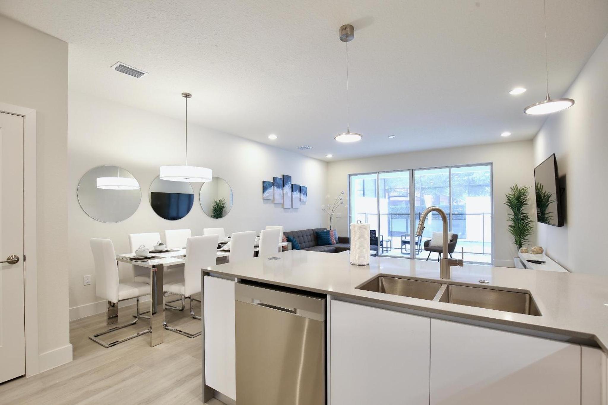 High luxury 3 bedroomloft townhouse in Hidden Forest, with private pool!