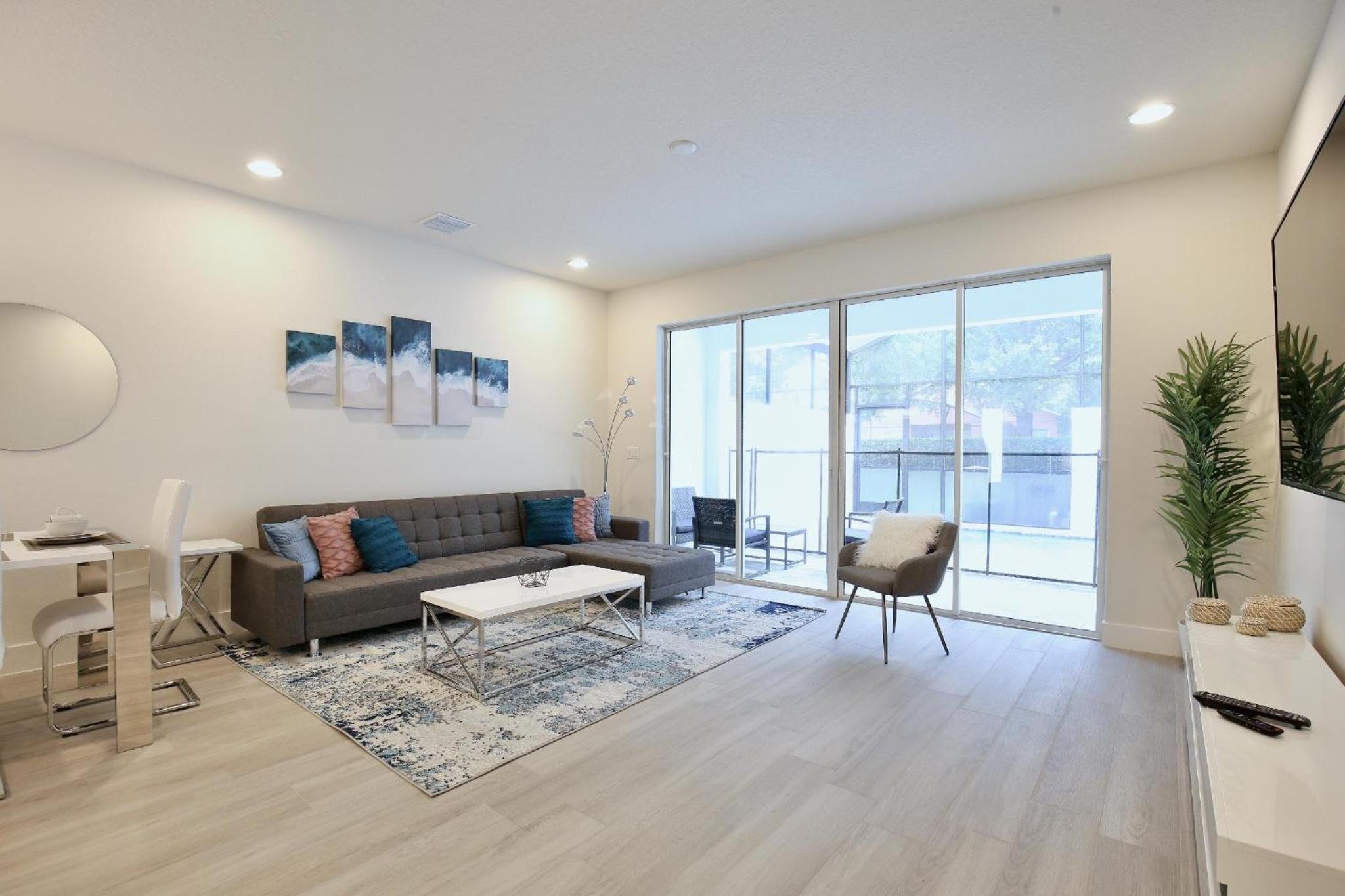 High luxury 3 bedroomloft townhouse in Hidden Forest, with private pool!