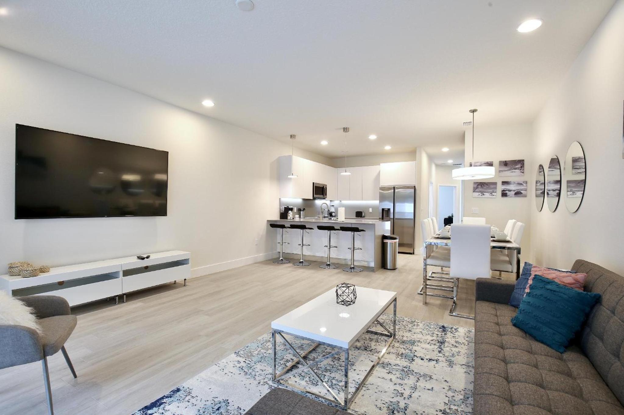 High luxury 3 bedroomloft townhouse in Hidden Forest, with private pool!