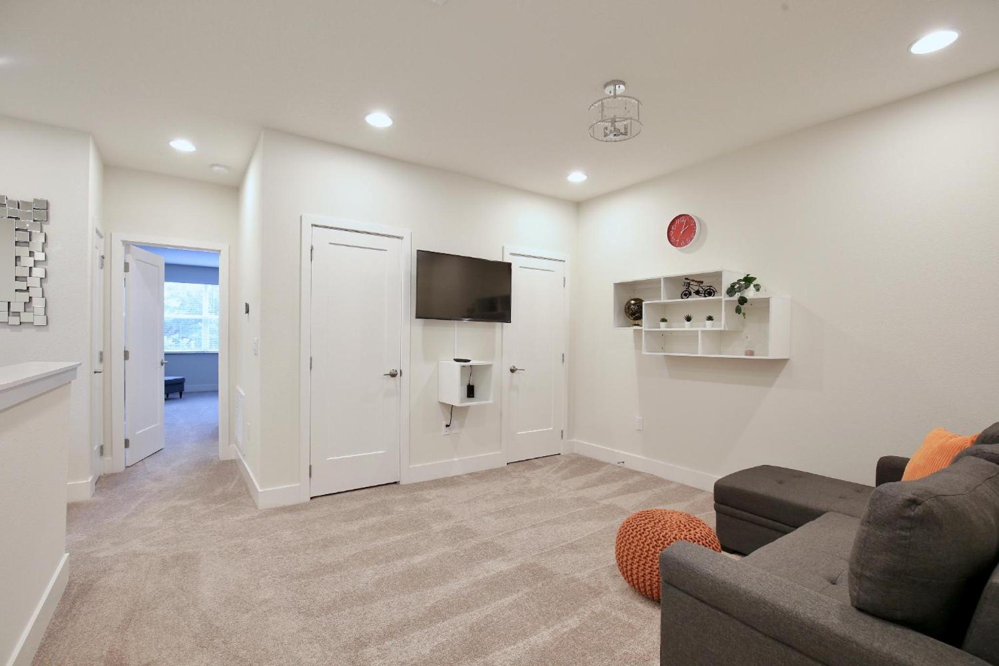 High luxury 3 bedroomloft townhouse in Hidden Forest, with private pool!