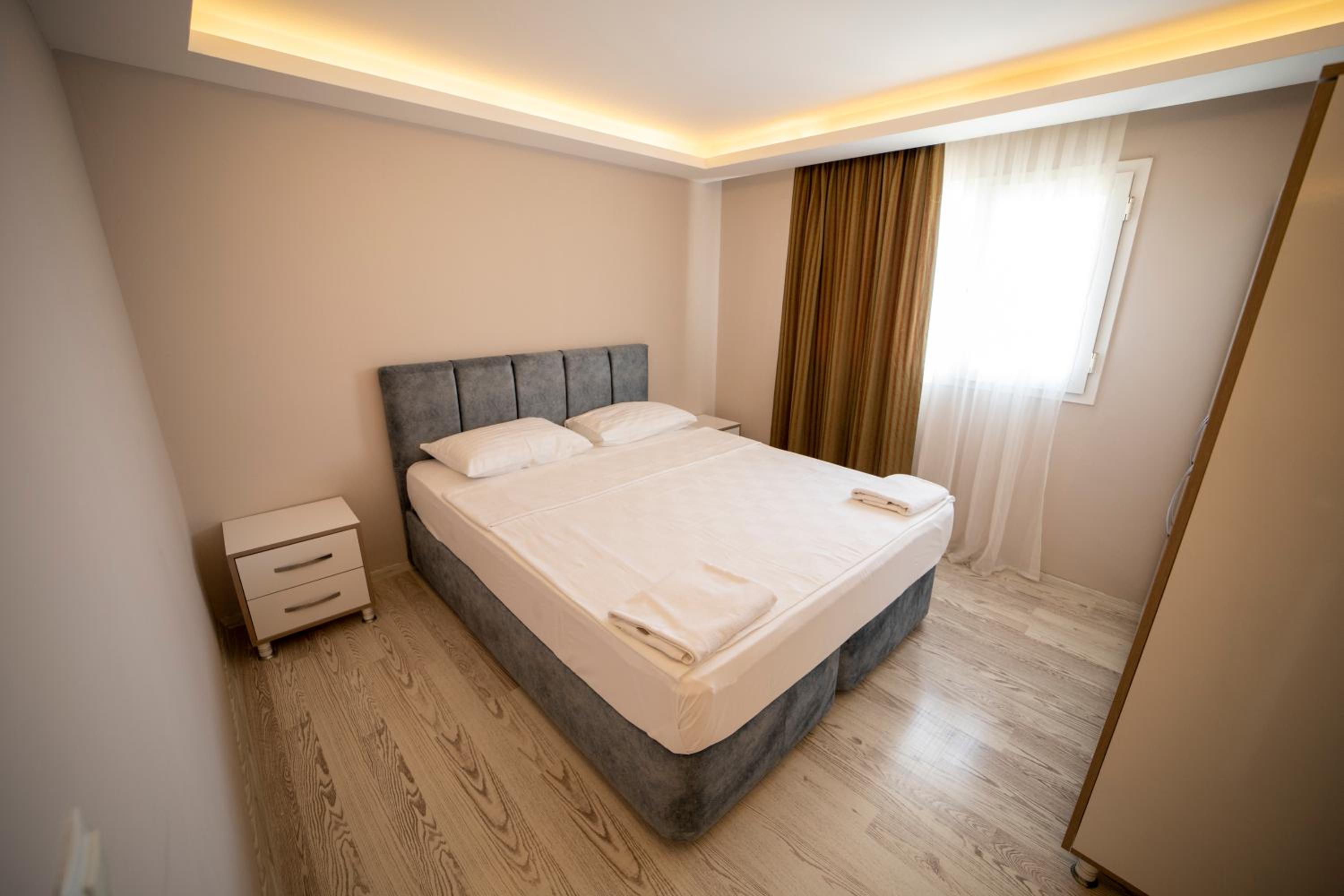 Silver Tower Residence - Image 19