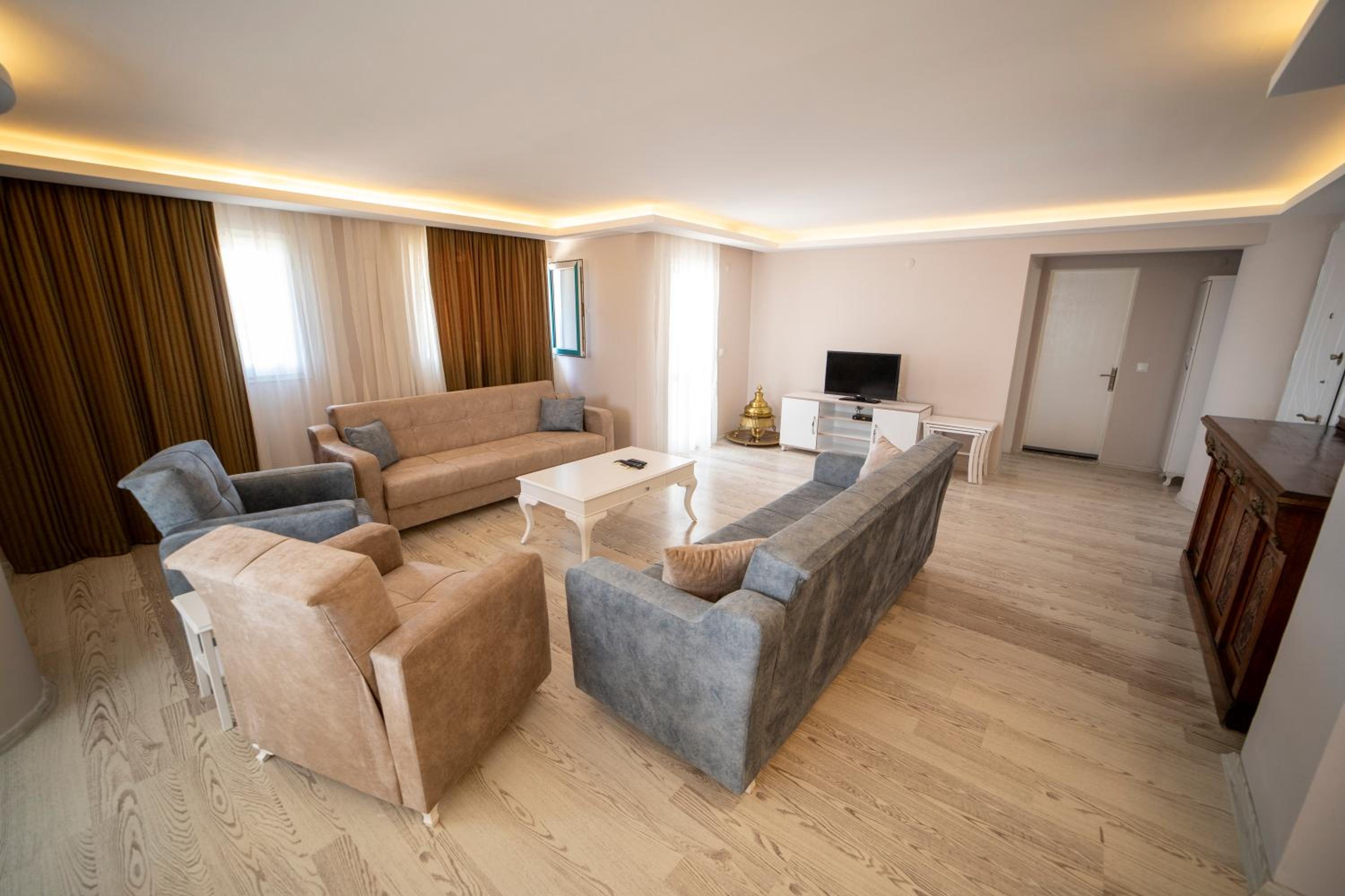 Silver Tower Residence - Image 21