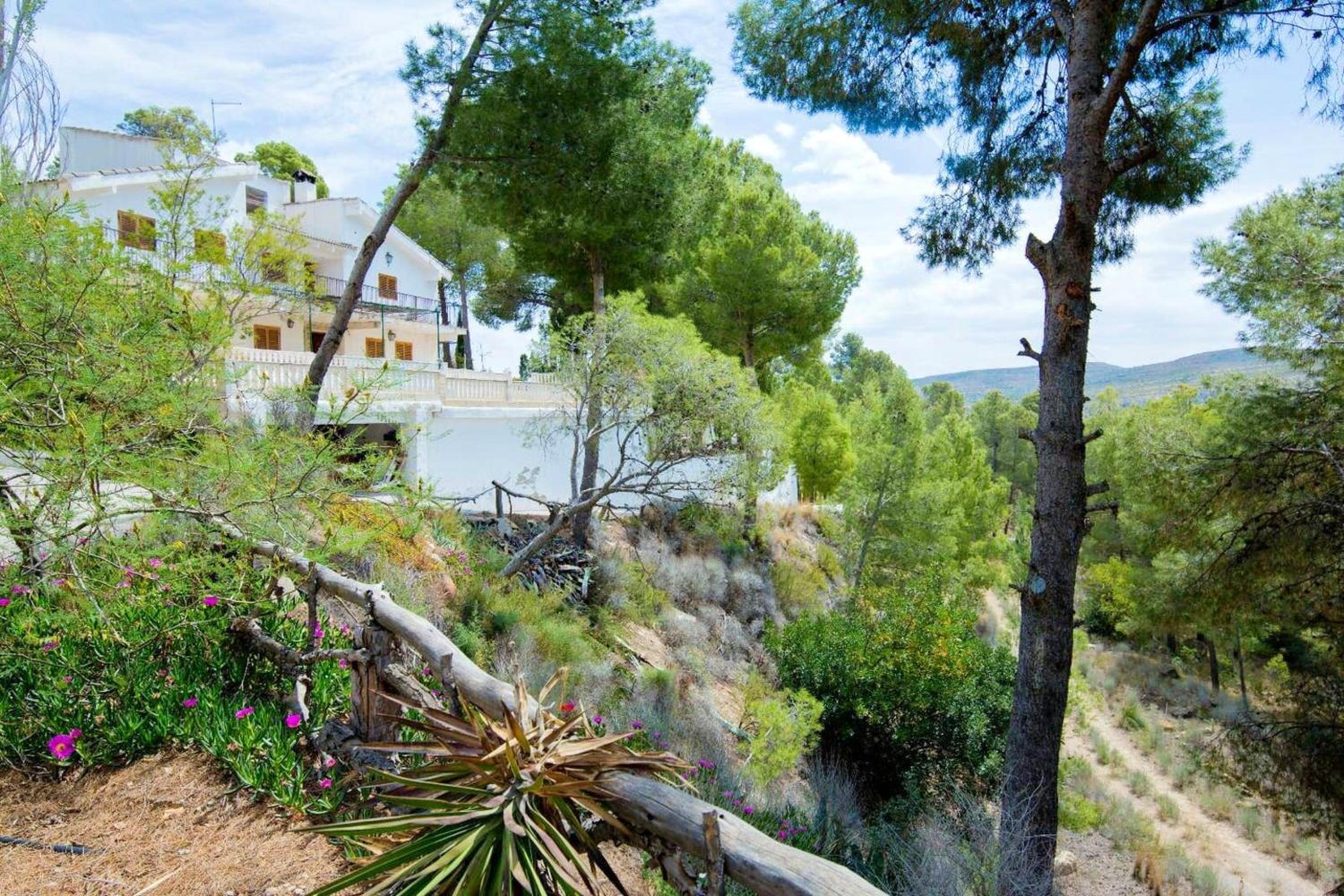 Picturesque Villa in Chulilla with Private Pool