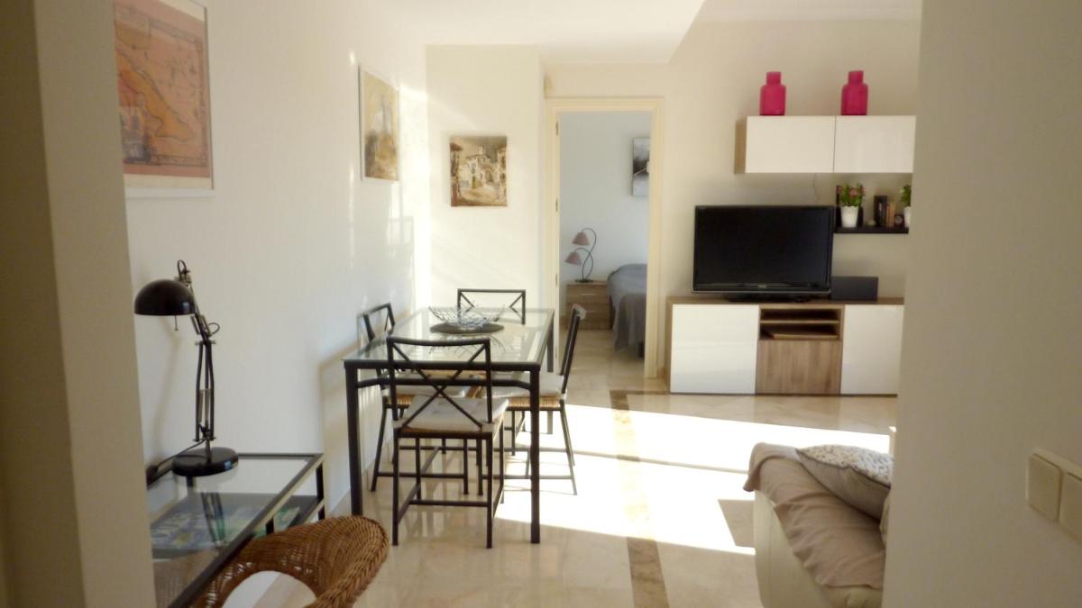 2 bedrooms appartement with sea view shared pool and furnished terrace at Cala de Mijas 3 km away from the beach
