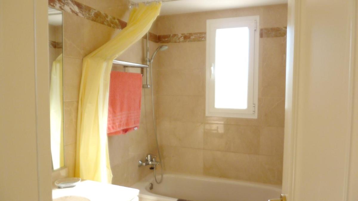 2 bedrooms appartement with sea view shared pool and furnished terrace at Cala de Mijas 3 km away from the beach