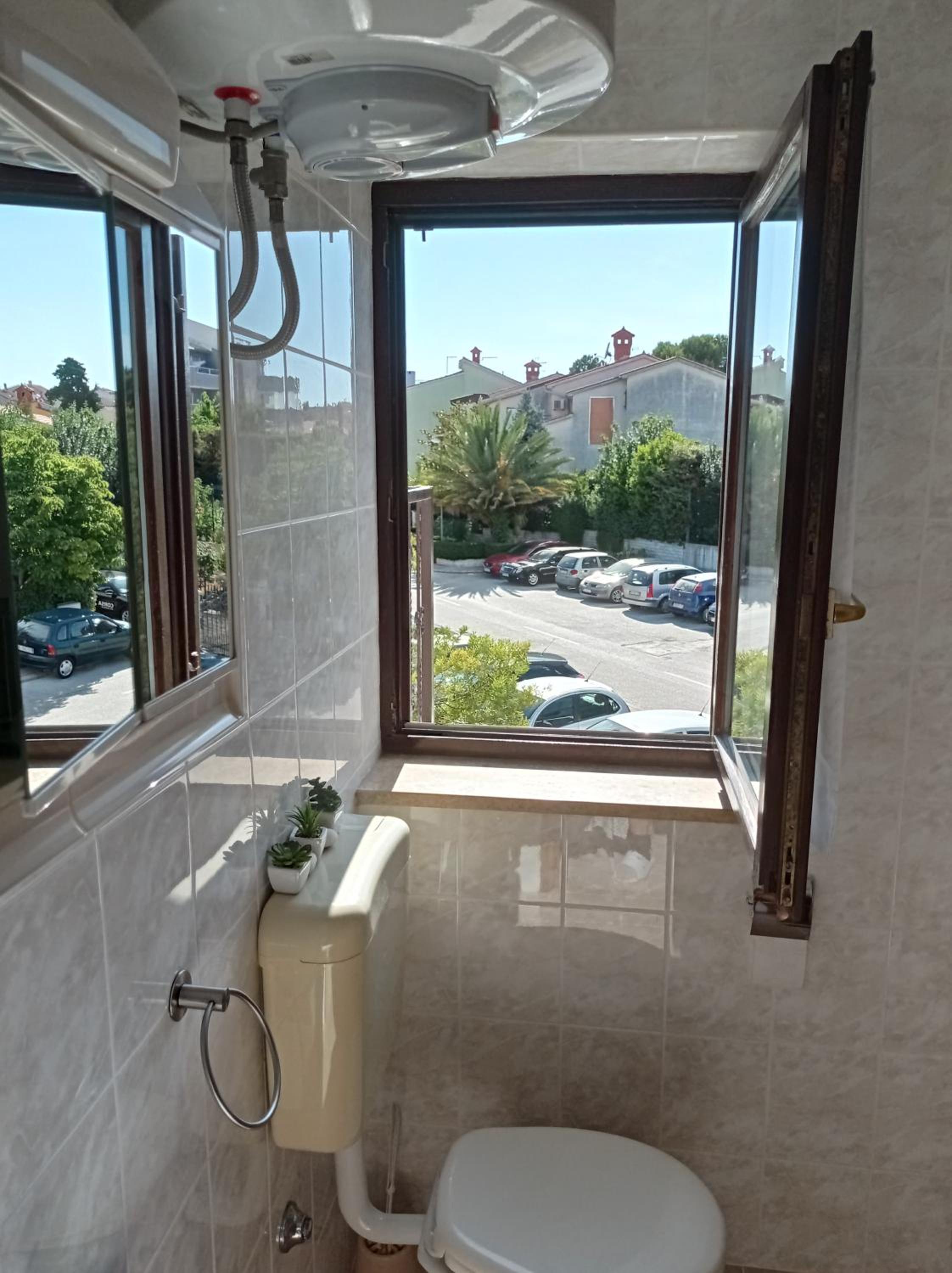 "Sunny" - Studio Apartment view 5