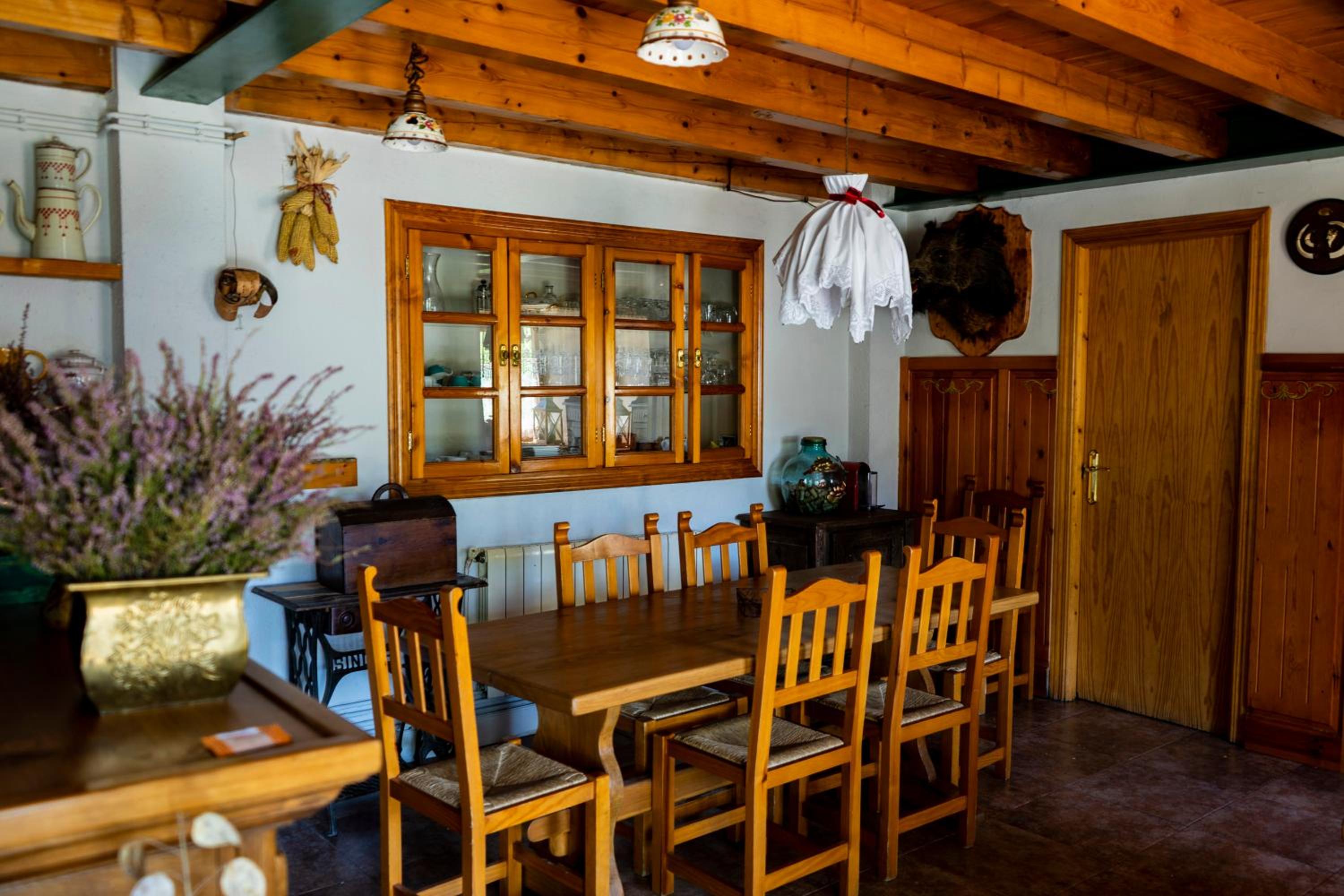 casa rural Dera Hont view 4