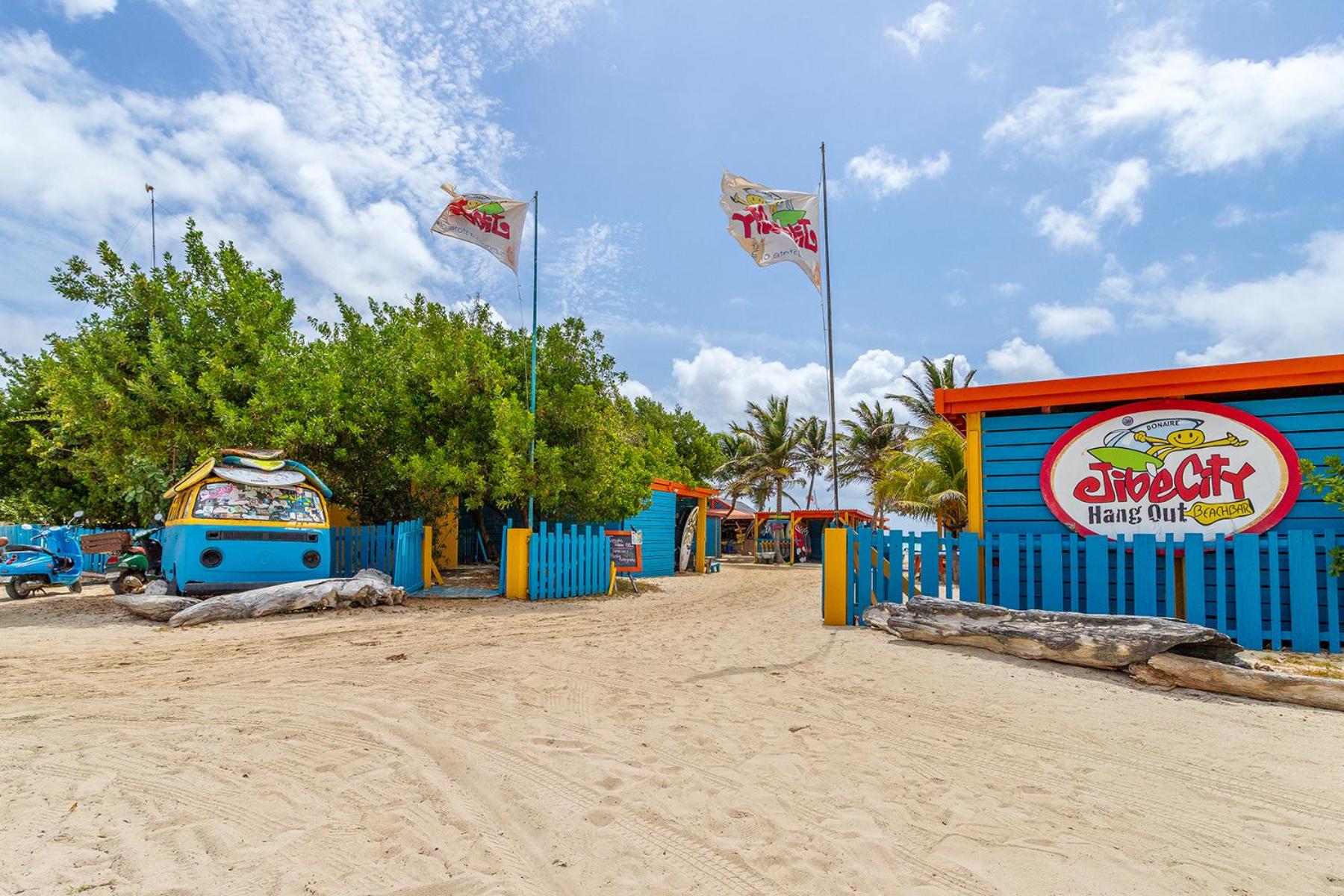 Beach Studio Flaka at Lac Bay