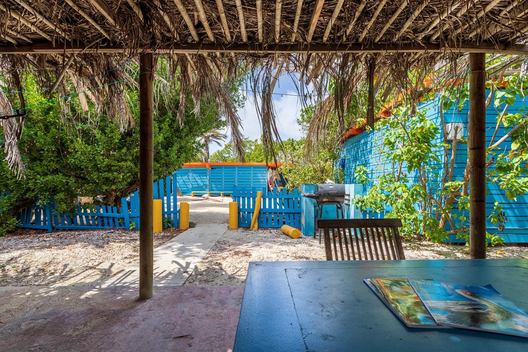 Beach Studio Flaka at Lac Bay