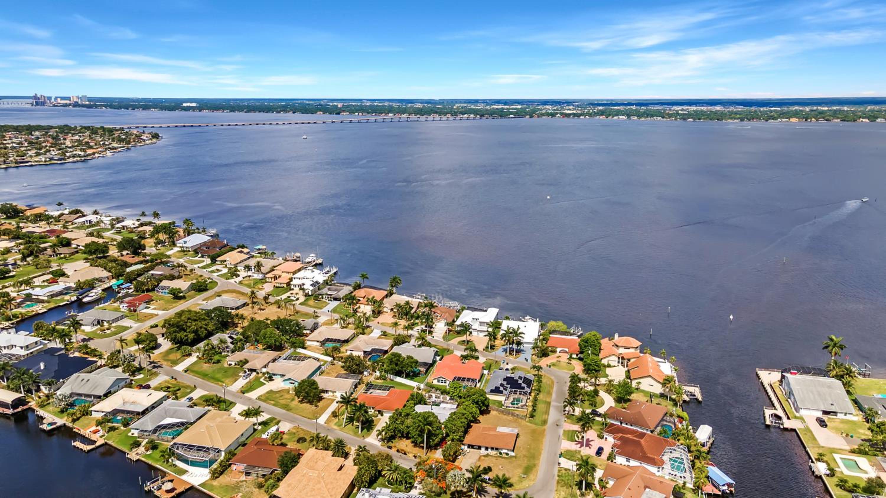 Nostra Palazzo on the Canal - Cape Coral - Roelens Vacations view 3