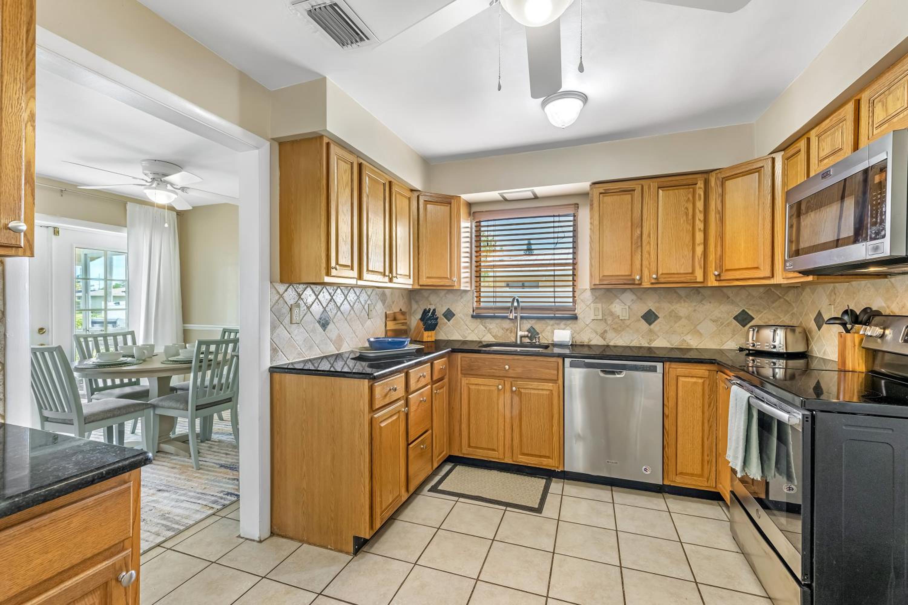 Nostra Palazzo on the Canal - Cape Coral - Roelens Vacations view 4