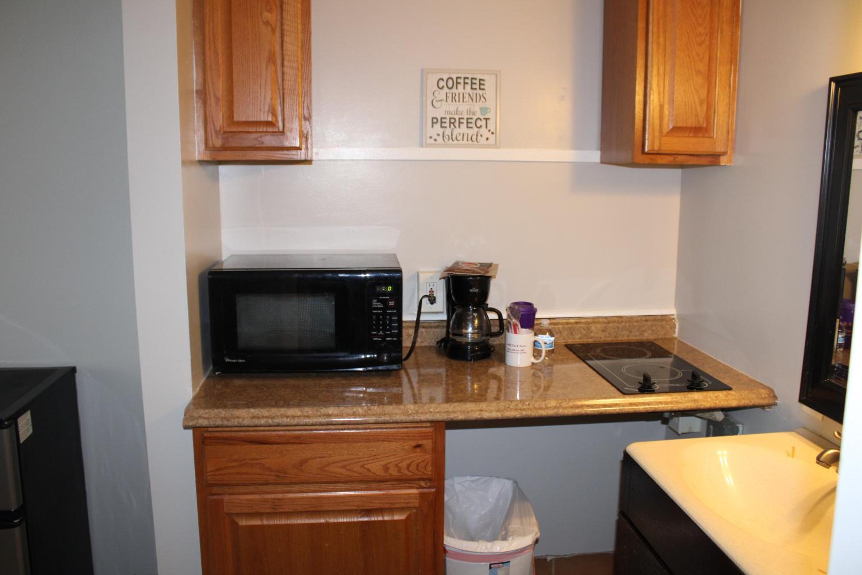 Winchester Vacations - ANS INN SUITES - Property Image 50
