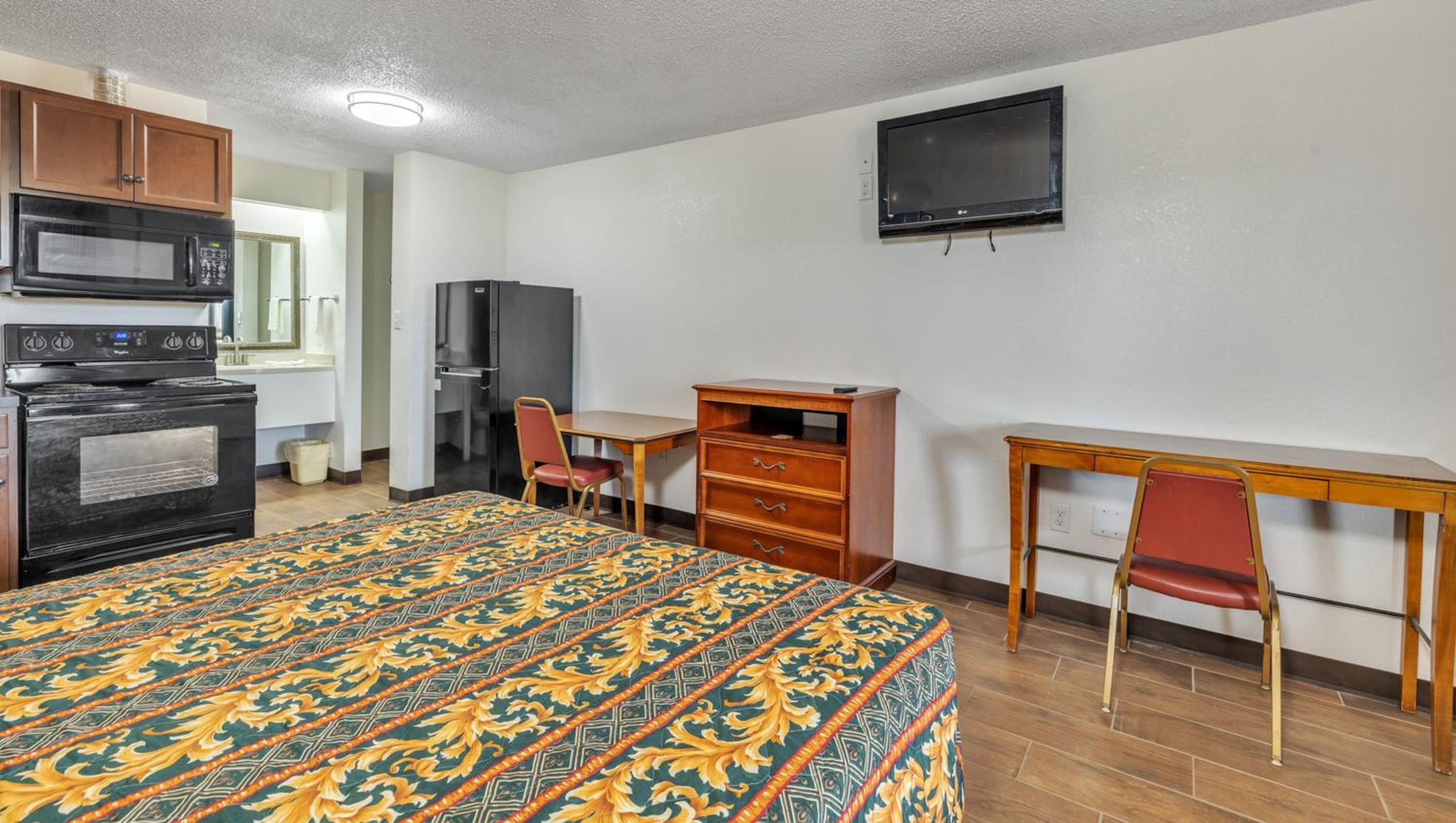 Emporia Vacations - Studios and Suites 4 Less Emporia - Property Image 9