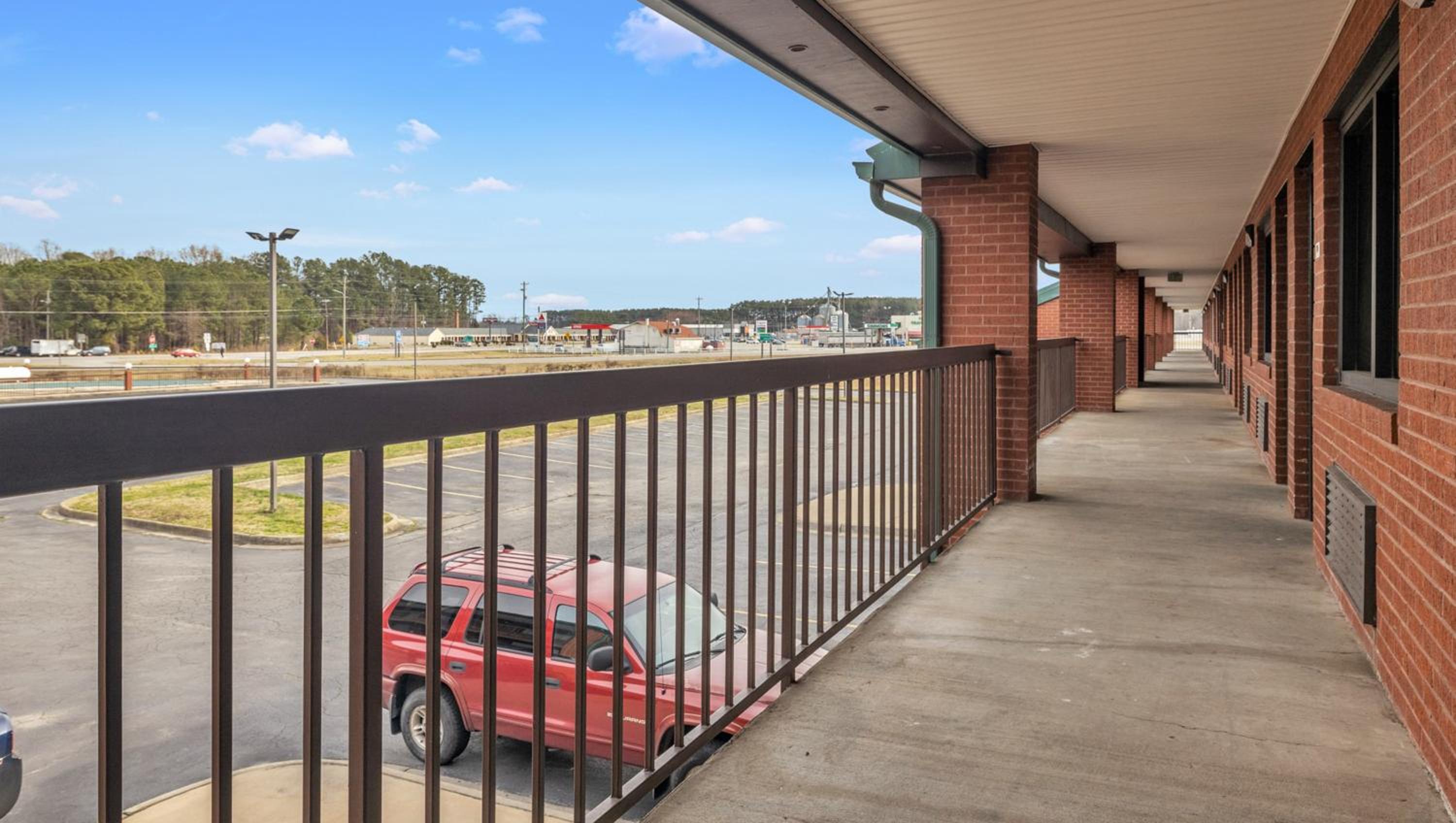 Emporia Vacations - Studios and Suites 4 Less Emporia - Property Image 4