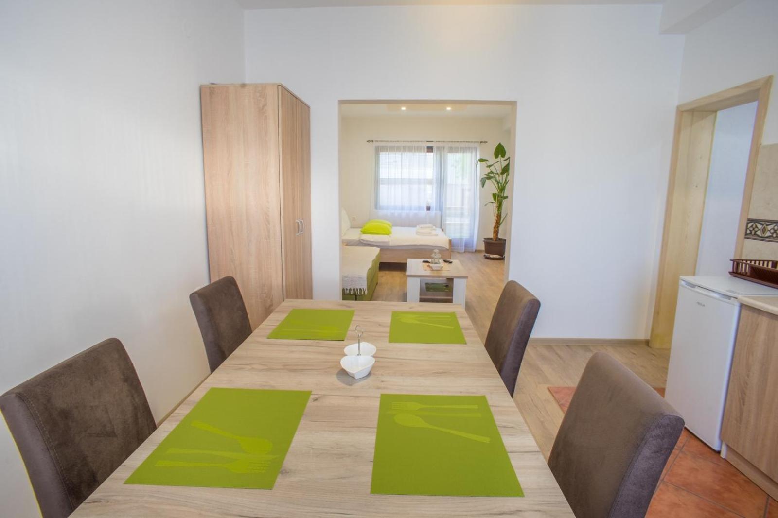 Hotel Apartmani ALBION - Image 1